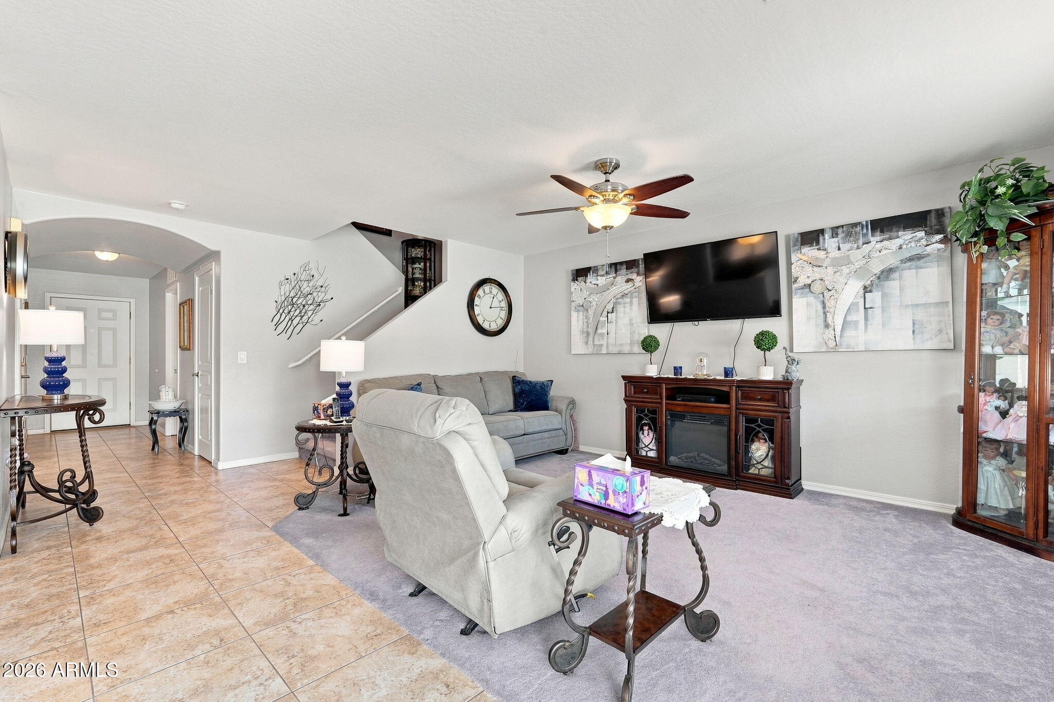 824 E WOLF HOLLOW Drive