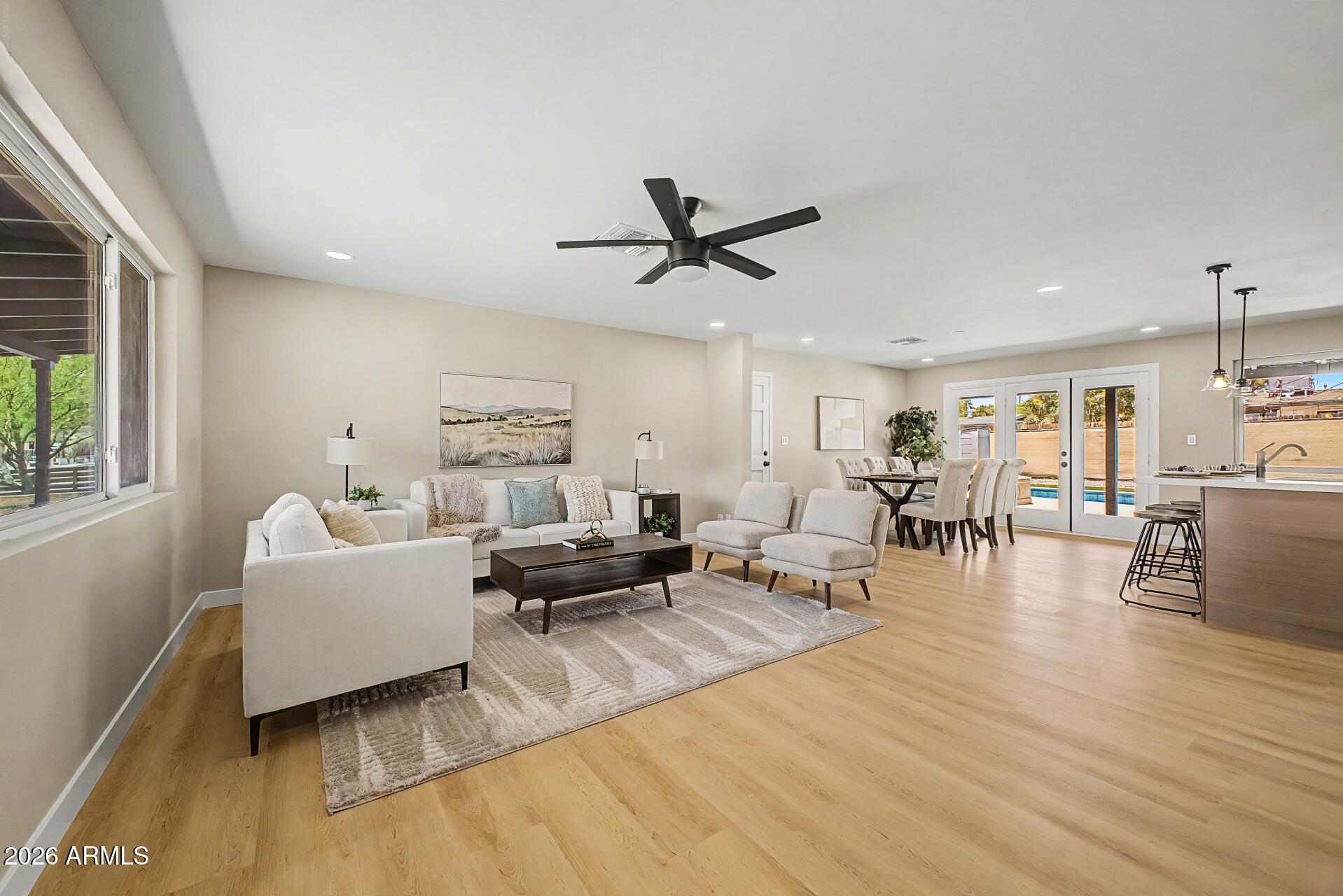 1226 E BUTLER Drive