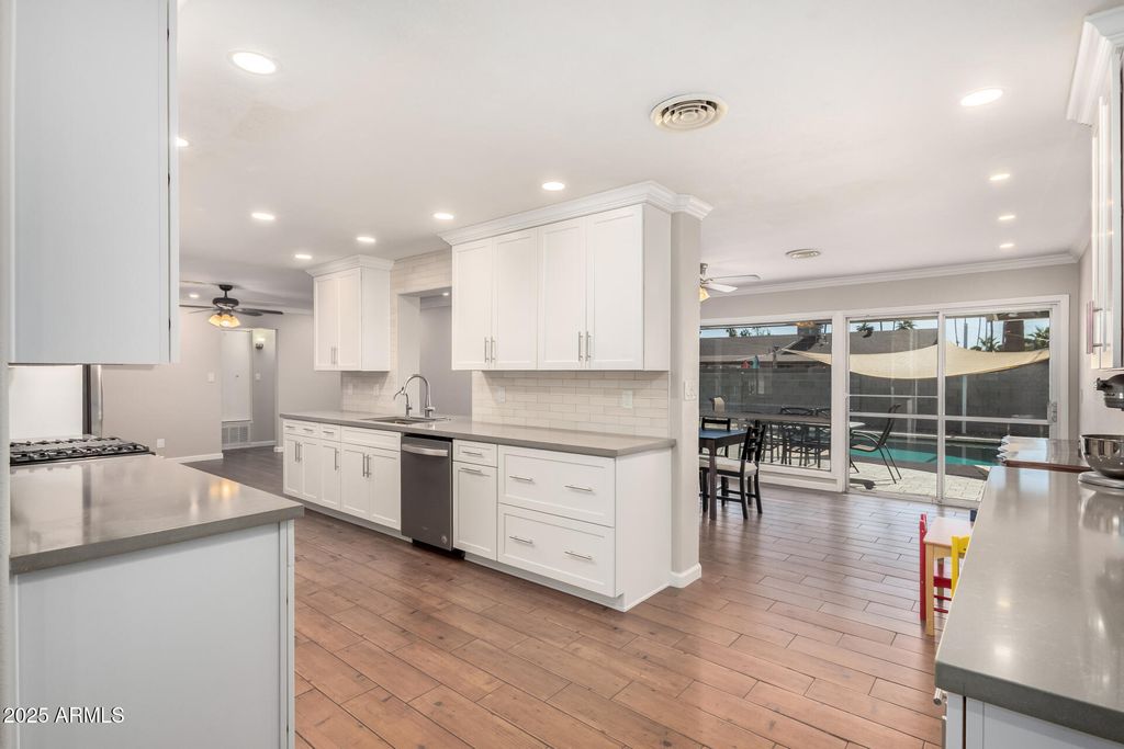 Photo of 1959 E Laguna Drive, Tempe, AZ 85282 (MLS # 6941337)