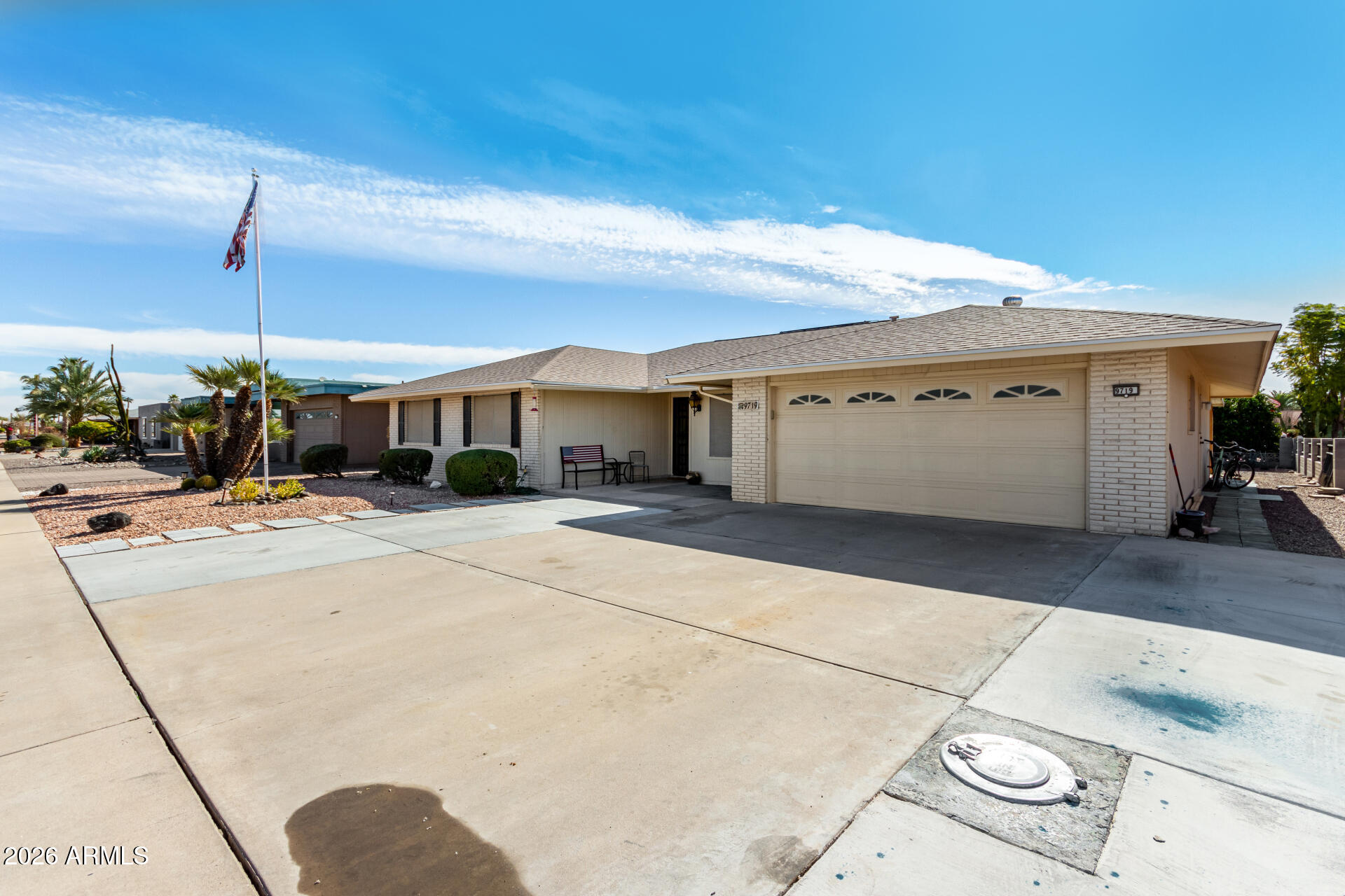 9719 W NEWPORT Drive