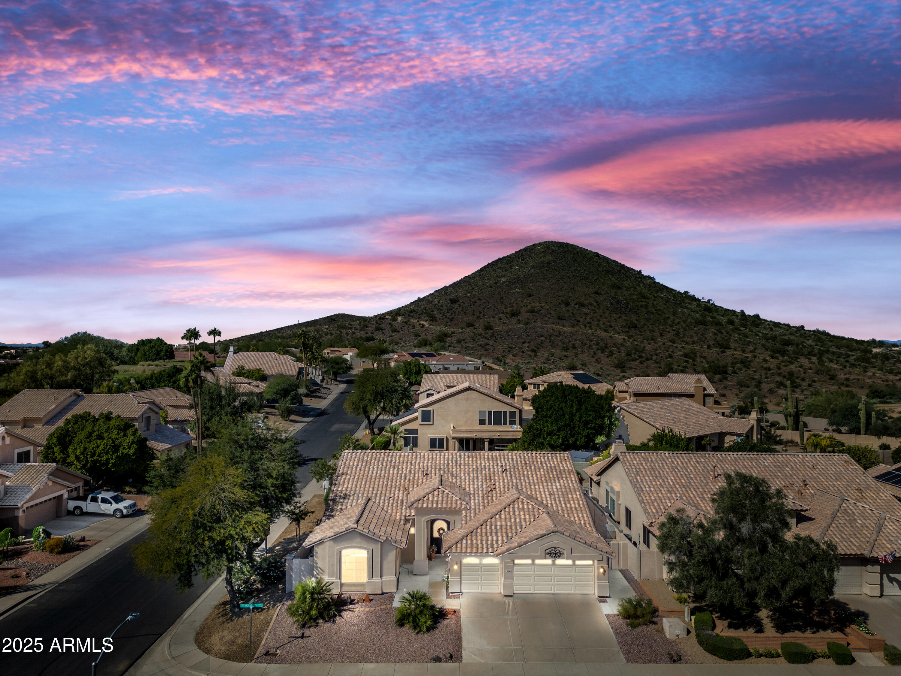 5960 W VIA MONTOYA Drive