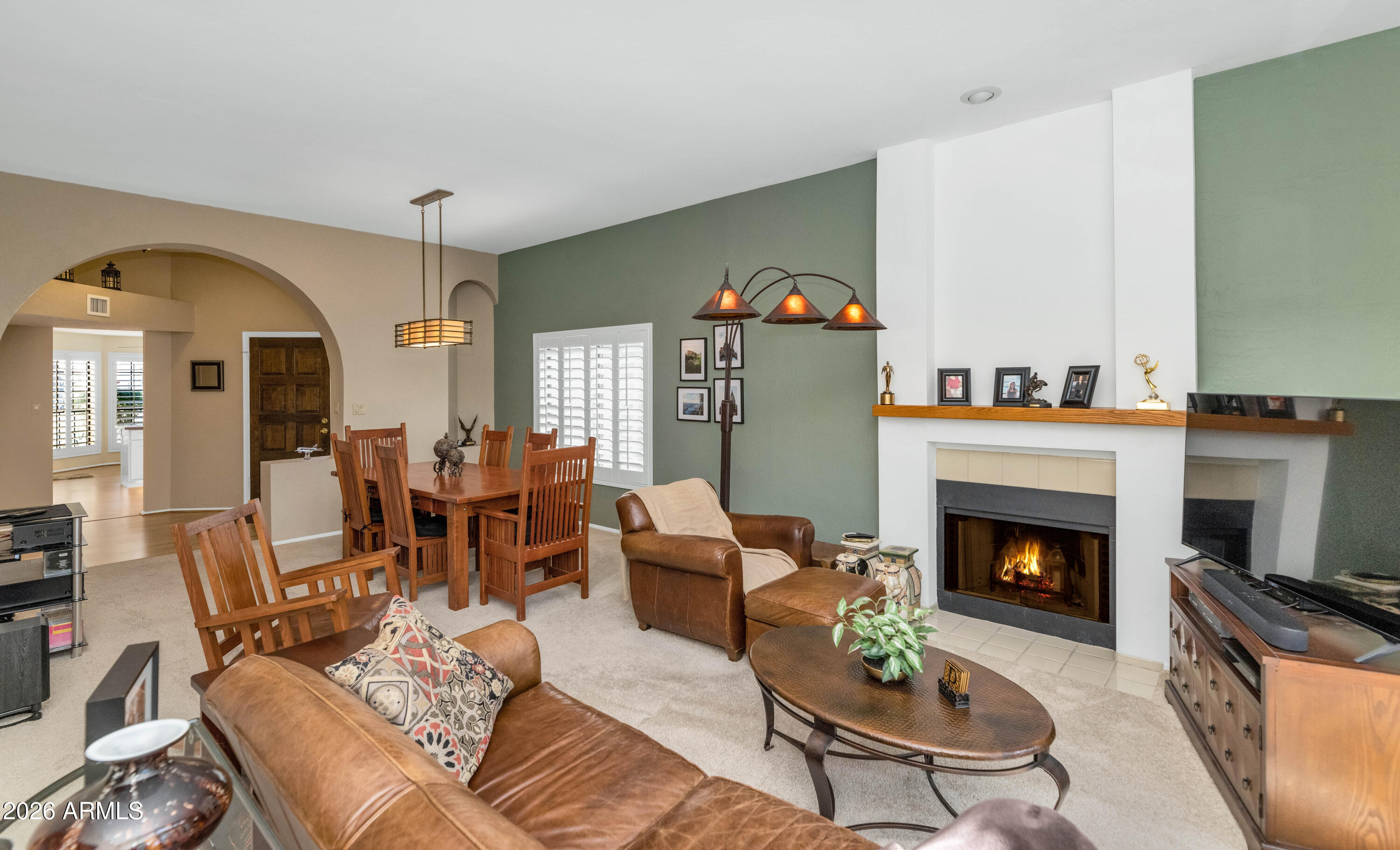 4005 E ROUND HILL Drive