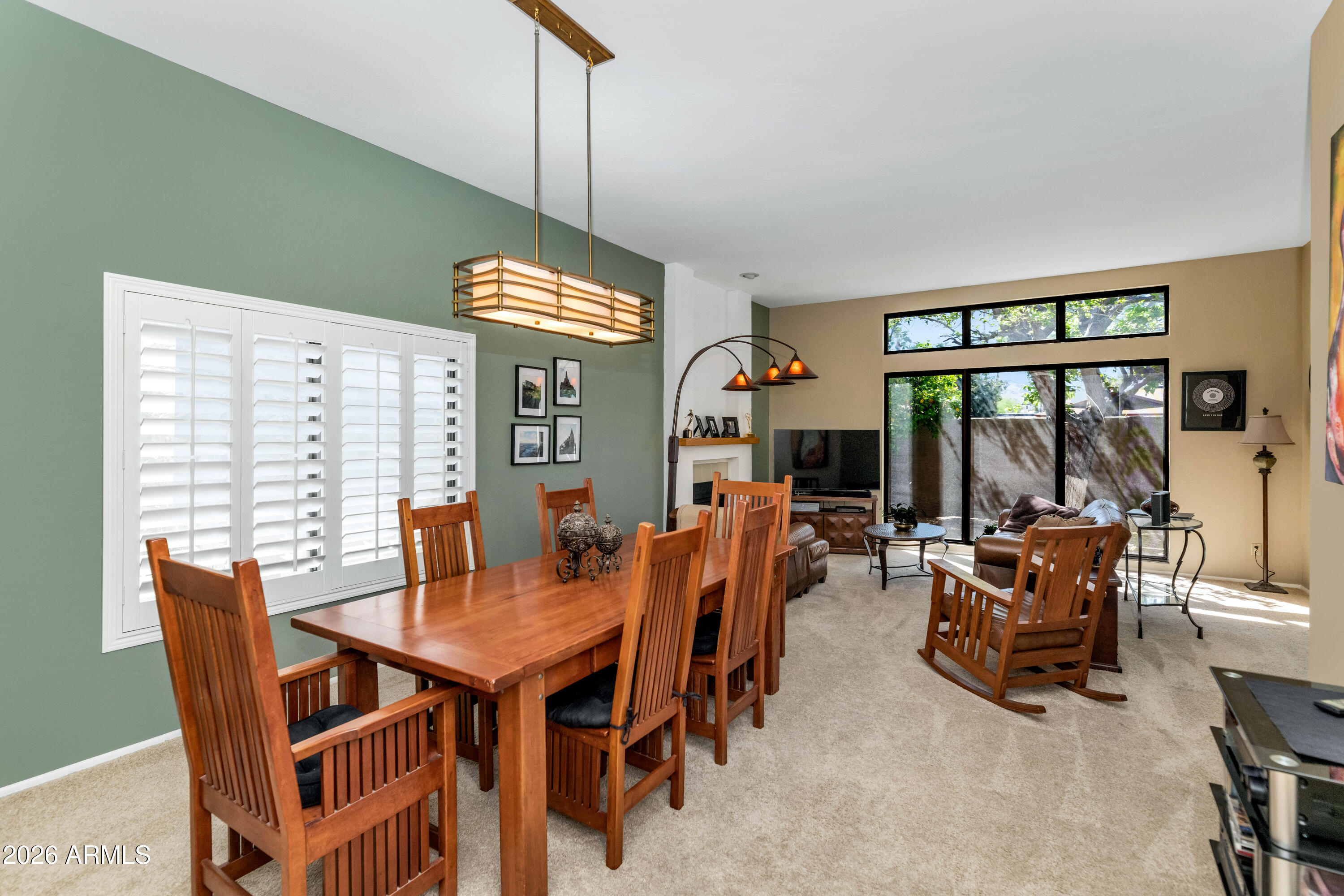 4005 E ROUND HILL Drive