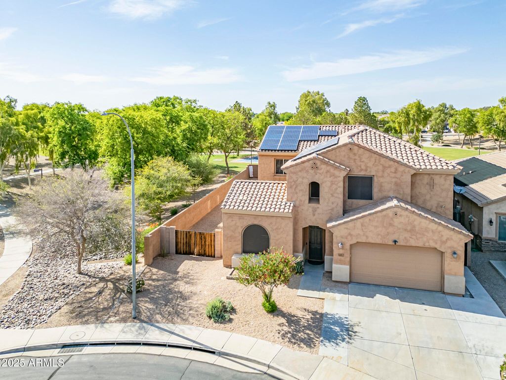 Photo of 6922 S Black Hills Way, Chandler, AZ 85249 (MLS # 6998579)