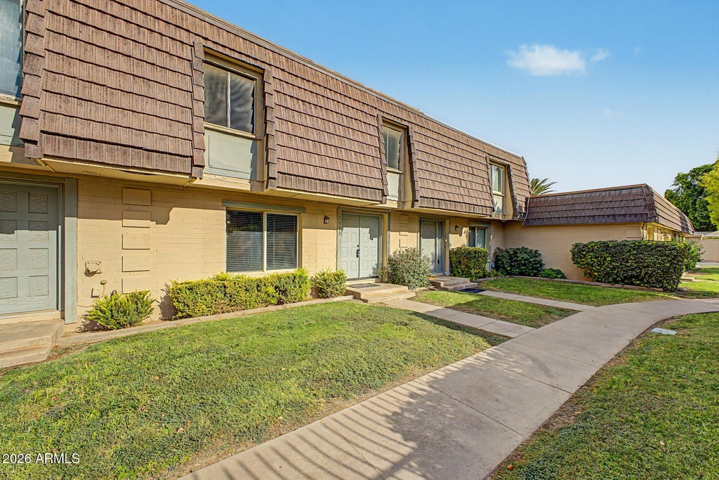 Photo of 3330 S Elm Street, Tempe, AZ 85282 (MLS # 7091527)
