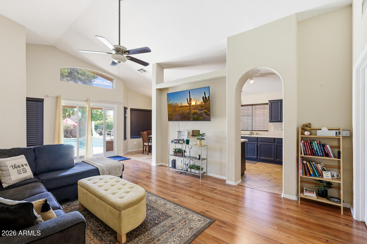 315 W KELTON Lane