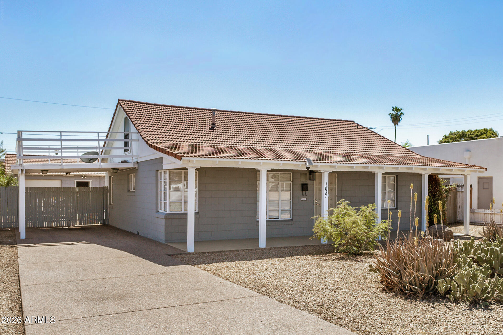 1837 W ROMA Avenue