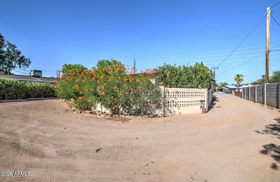 2534 N 52ND Street