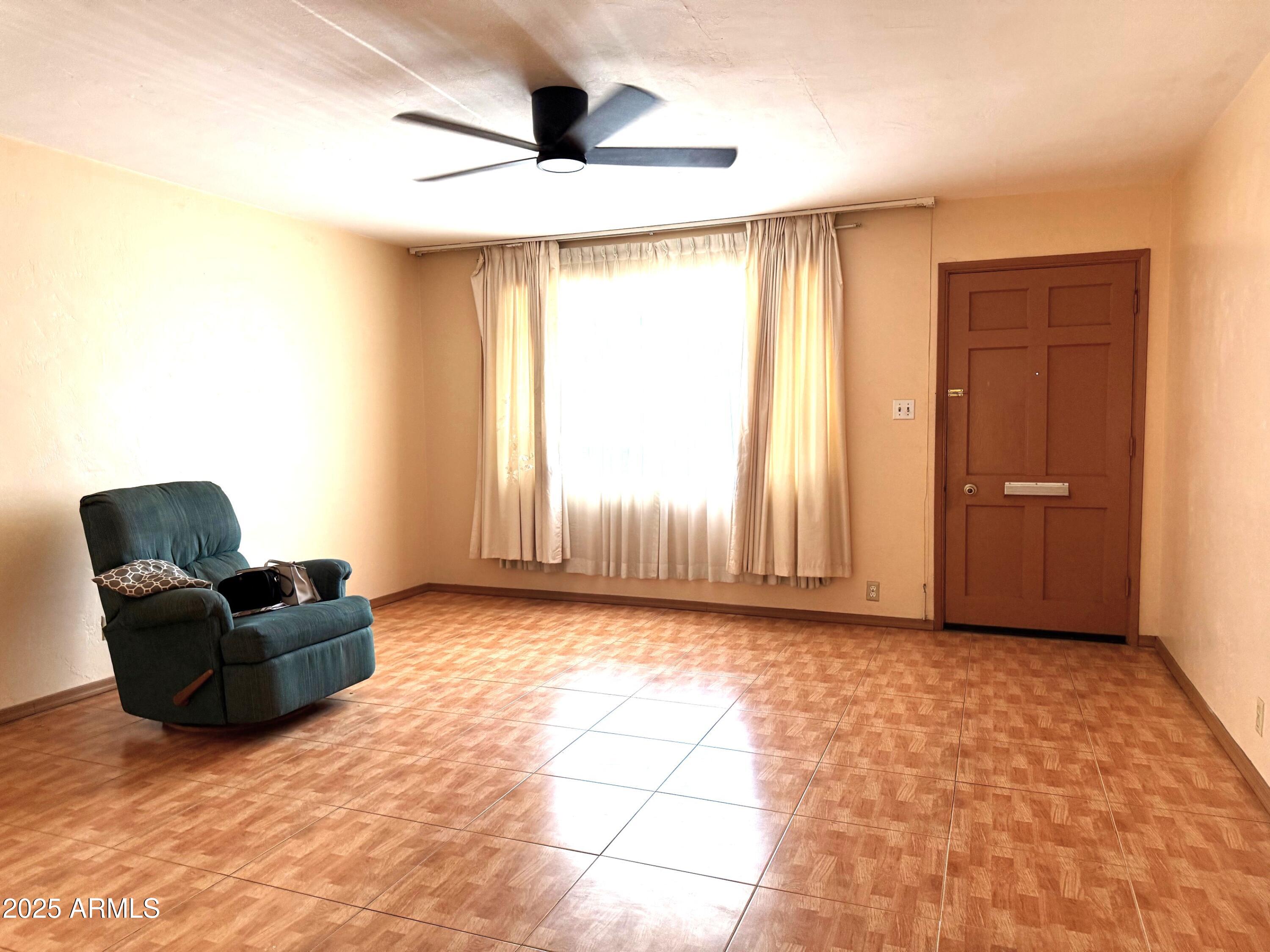 4450 W WELDON Avenue