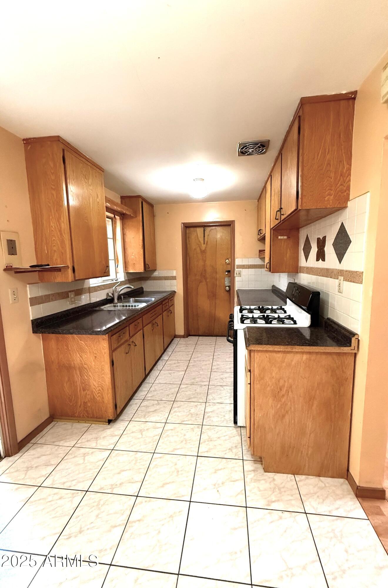 4450 W WELDON Avenue