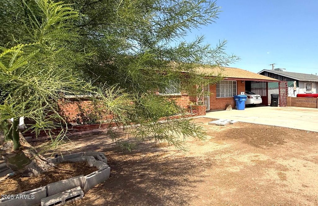 Photo of 4450 W Weldon Avenue, Phoenix, AZ 85031 (MLS # 6978013)