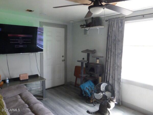 565 W FOURTH Street