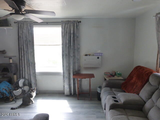 565 W FOURTH Street