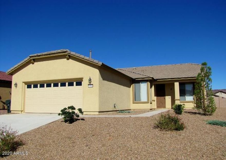 This 3BR + den/2BA /2CG, 1696 sq.ft., corner lot home is centrally located in Sierra Vista, AZ minutes from Ft. Huachuca, schools, shopping and parks. The open floor plan includes ceramic tile, granite counter tops and lots of space. Call today