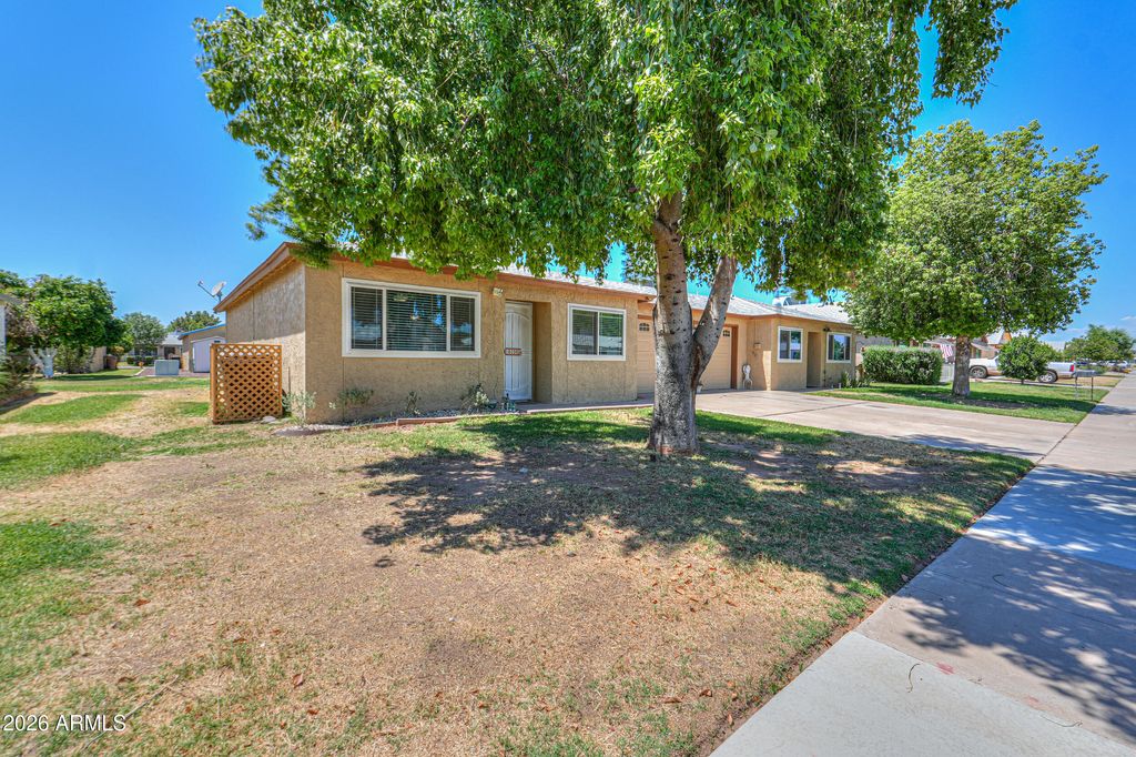 Photo of 10200 N 95th Drive #A, Peoria, AZ 85345 (MLS # 7026621)