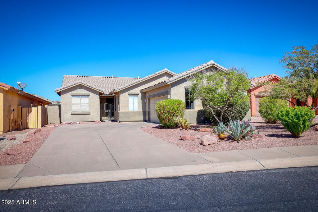 Photo of 7672 E Globemallow Lane, Gold Canyon, AZ 85118 (MLS # 6930548)