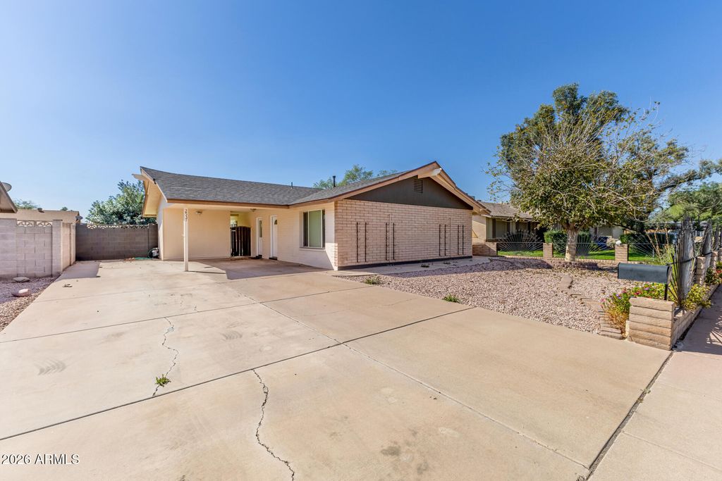 Photo of 2537 E La Jolla Drive, Tempe, AZ 85282 (MLS # 6997493)