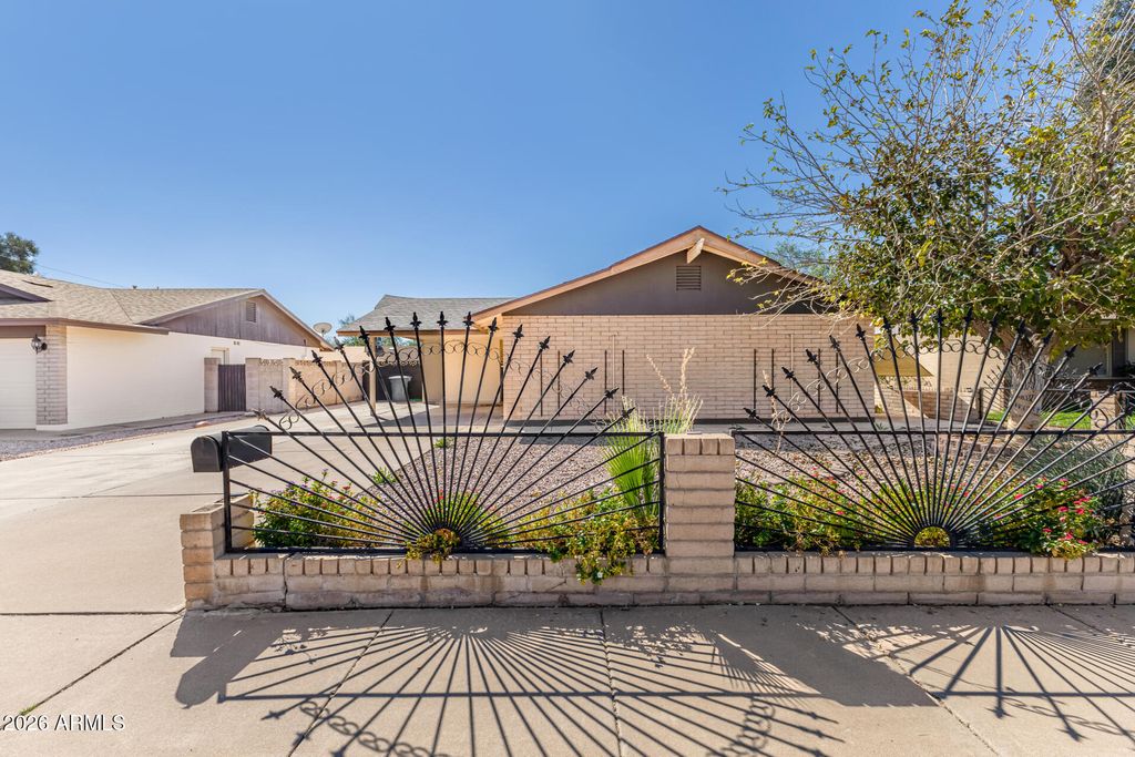 Photo of 2537 E La Jolla Drive, Tempe, AZ 85282 (MLS # 6997493)