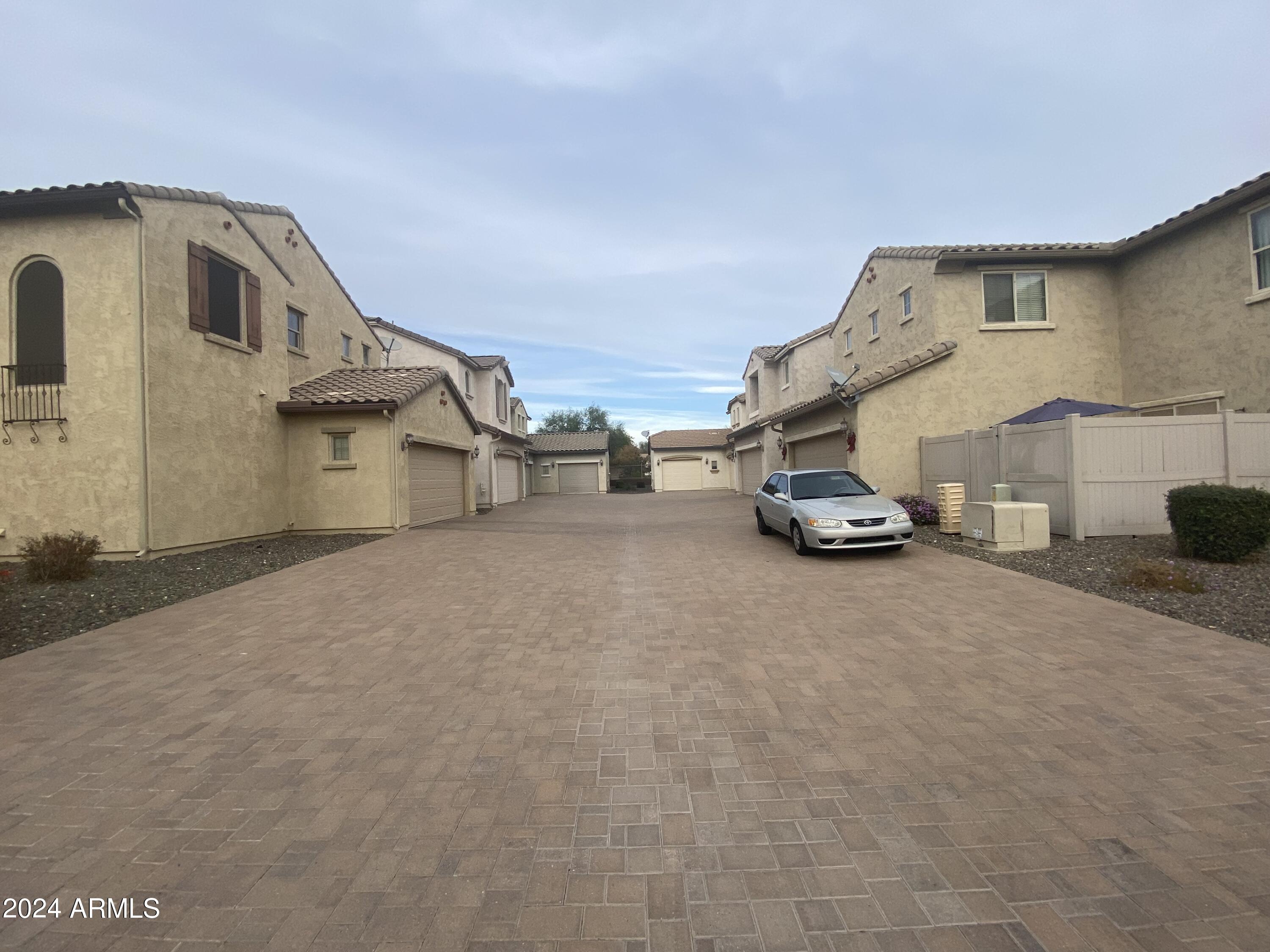 5336 W Molly Lane