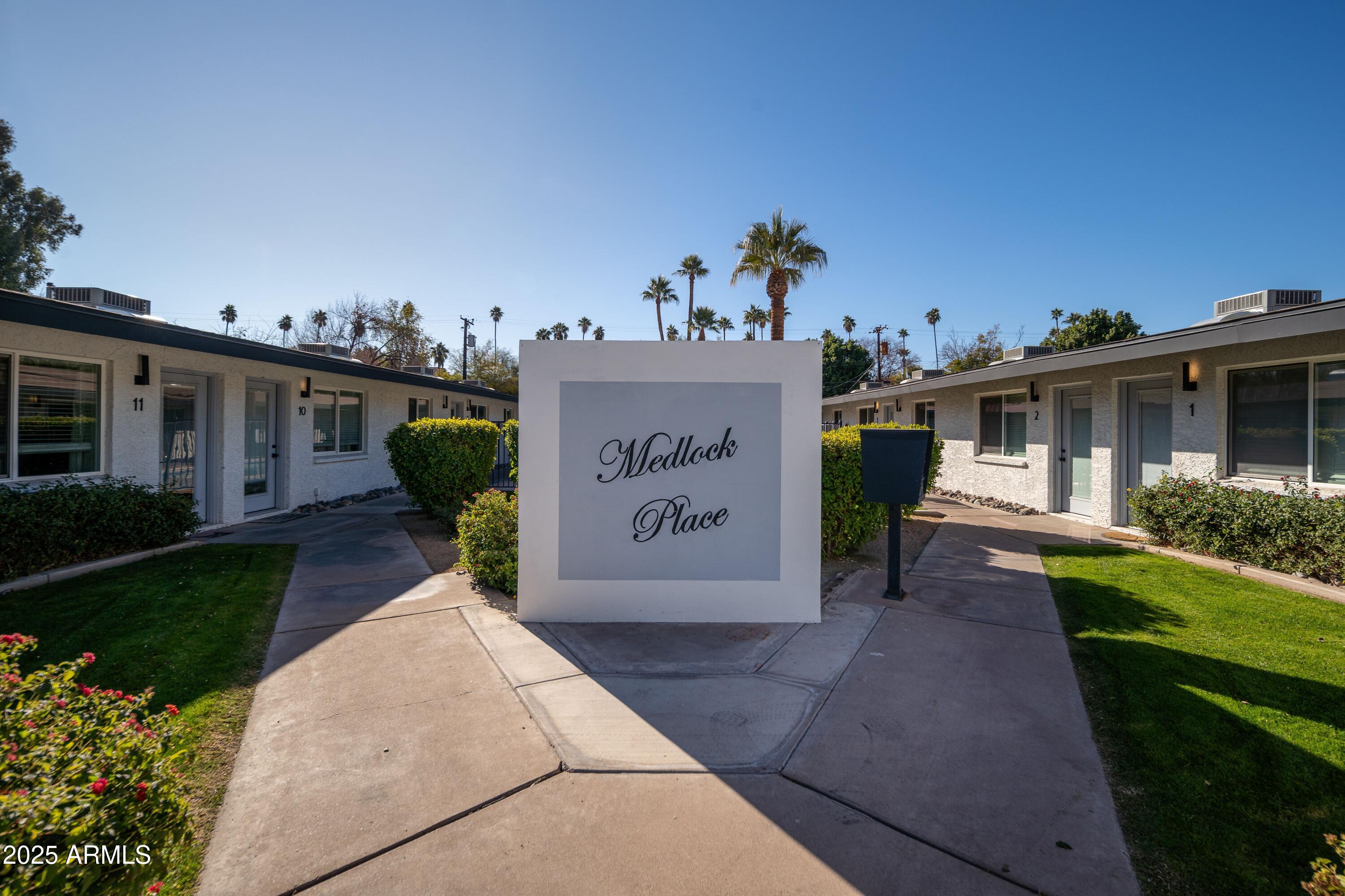 37 W Medlock Drive