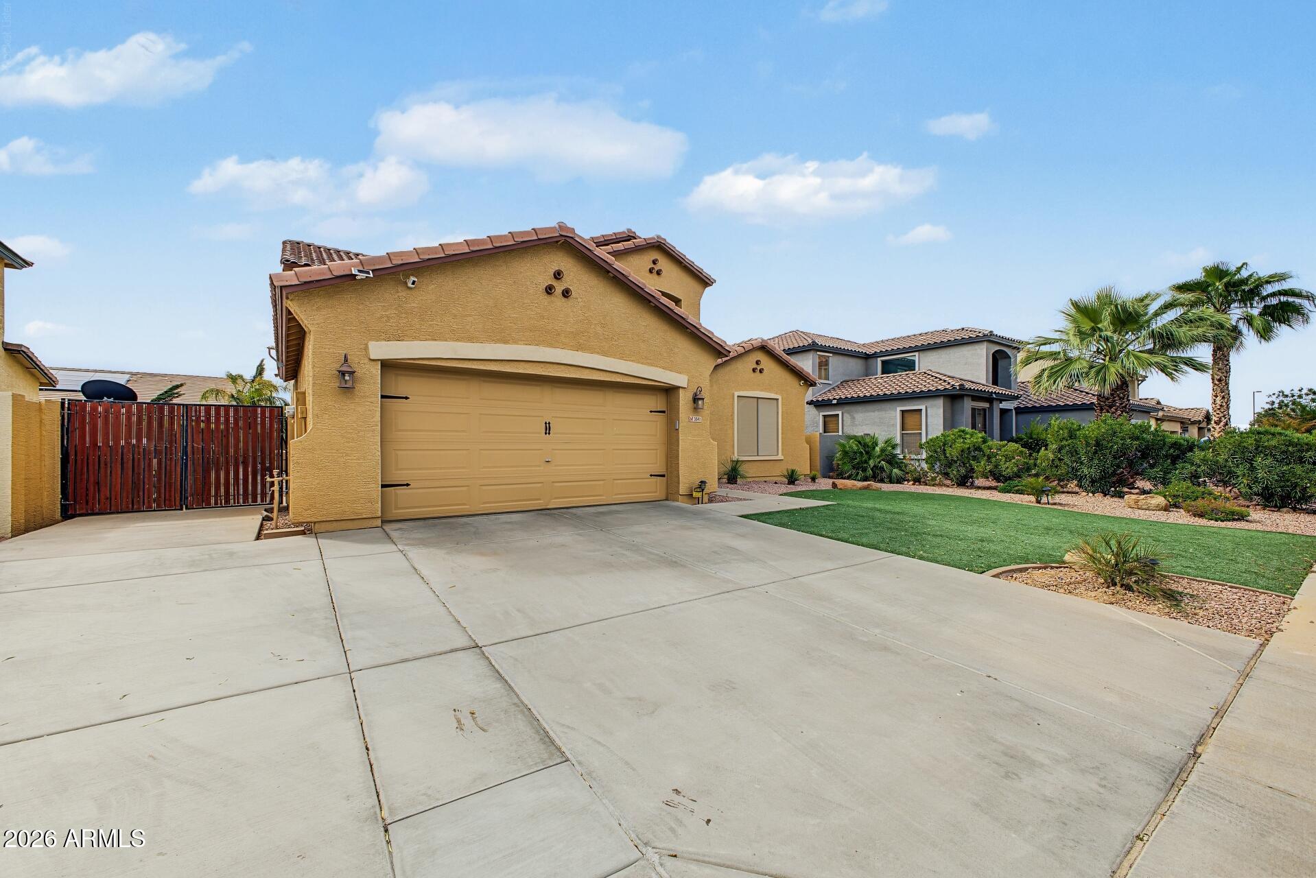 3541 E COCONINO Way