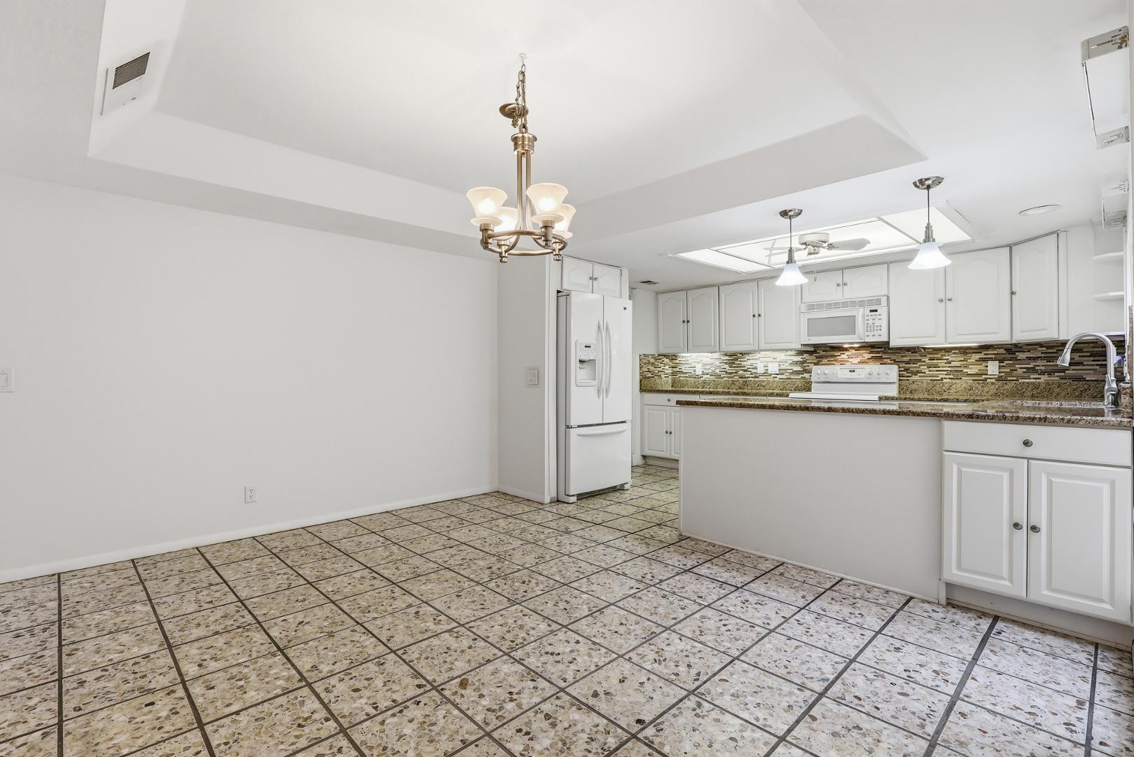 7814 E MacKenzie Drive