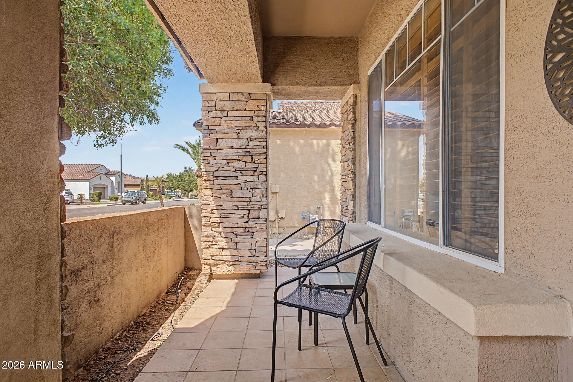 870 E LYNX Way