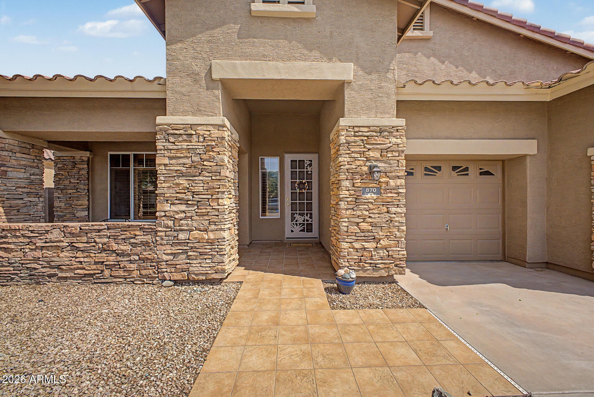 870 E LYNX Way