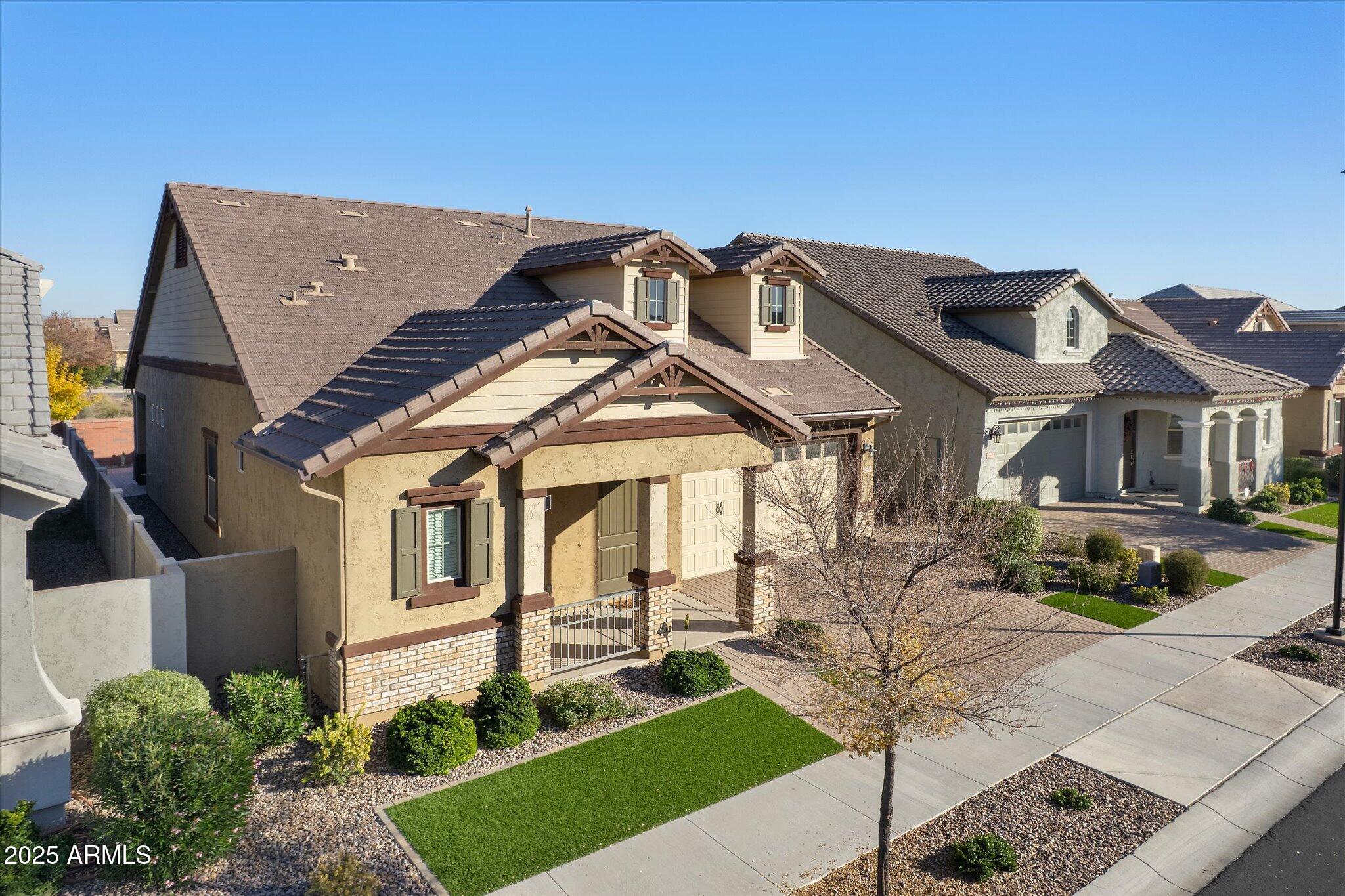 2527 S QUAINTANCE Street