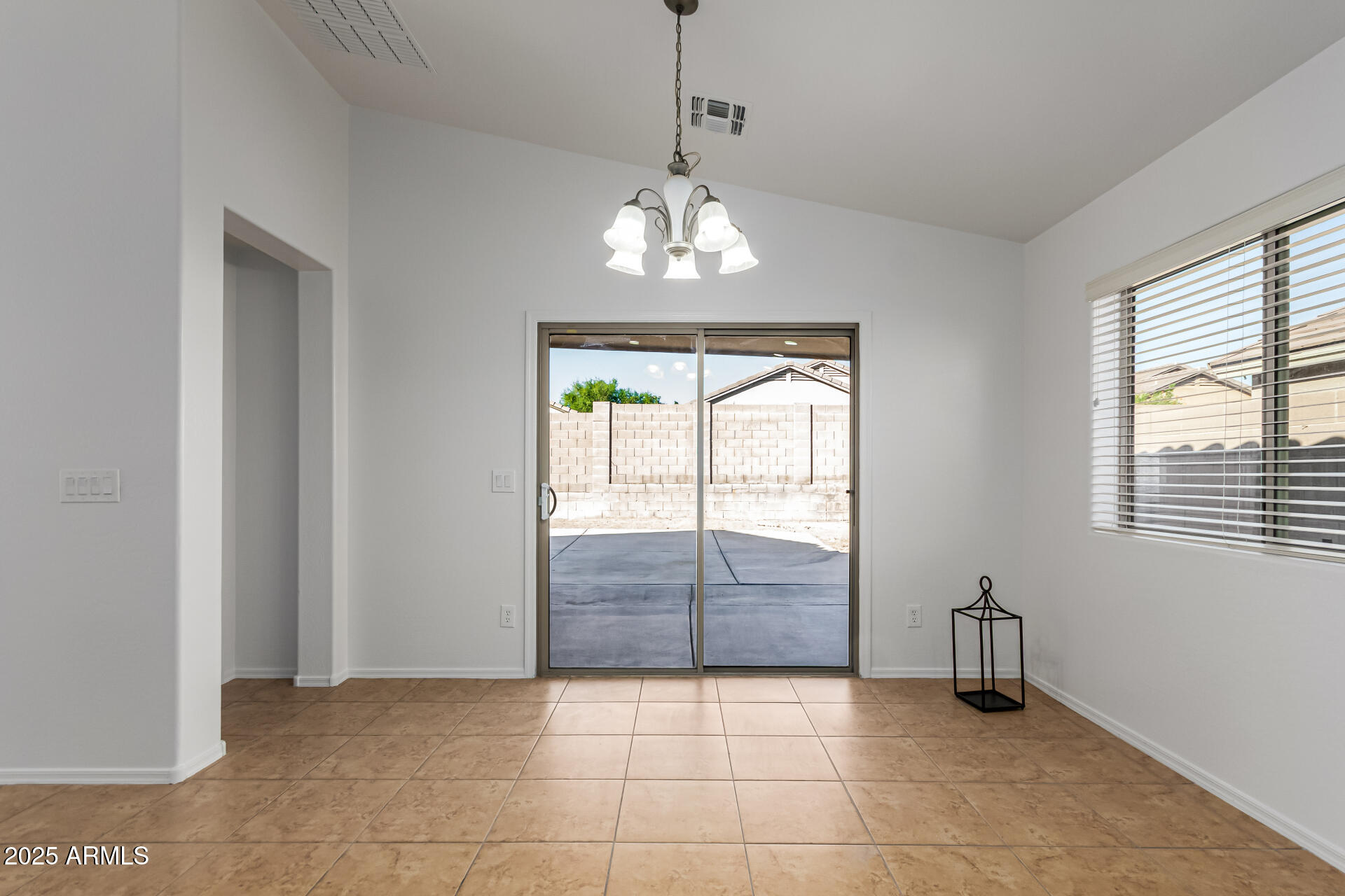 23862 W LUMBEE Street