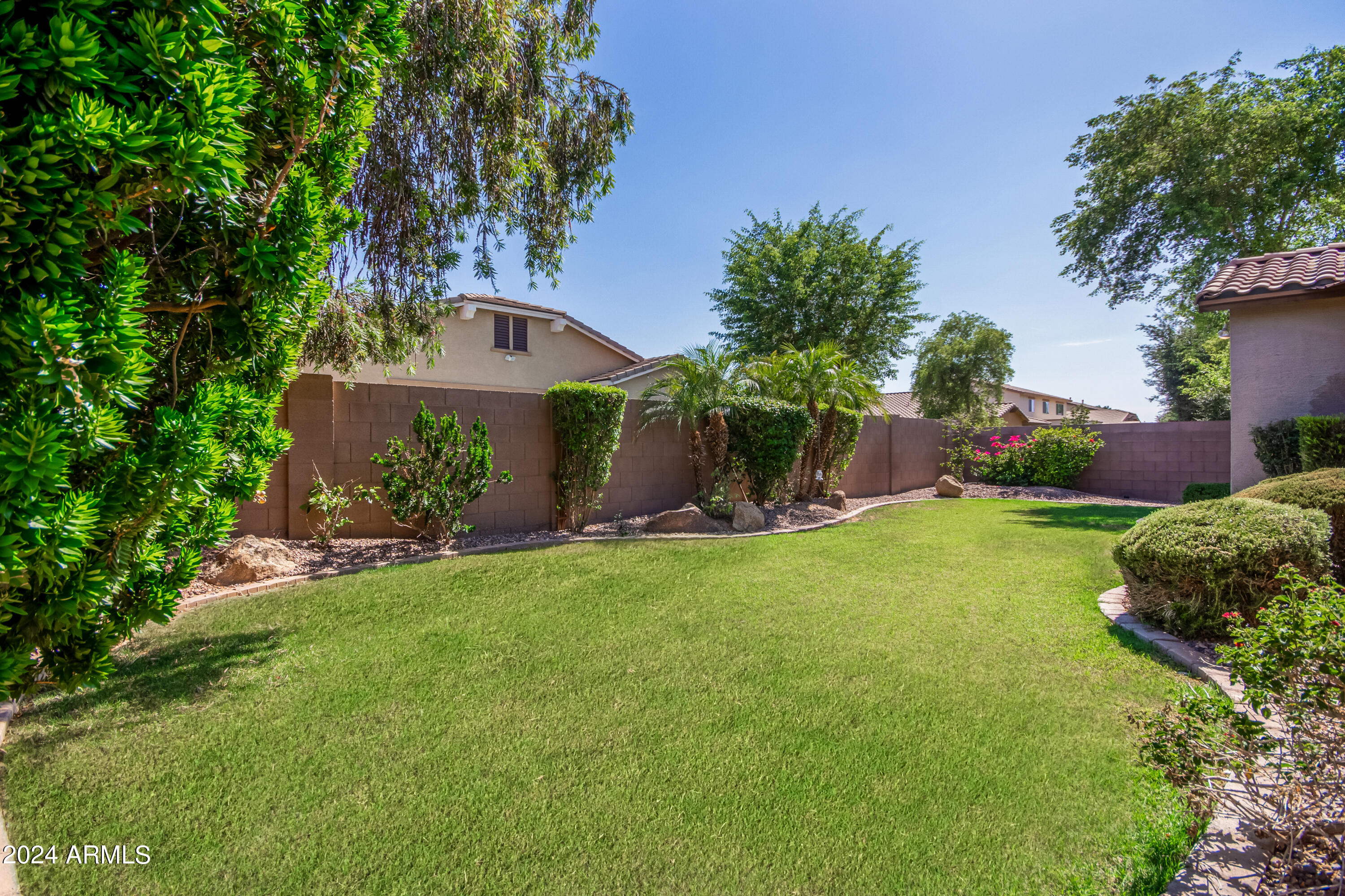 2695 E RAKESTRAW Lane