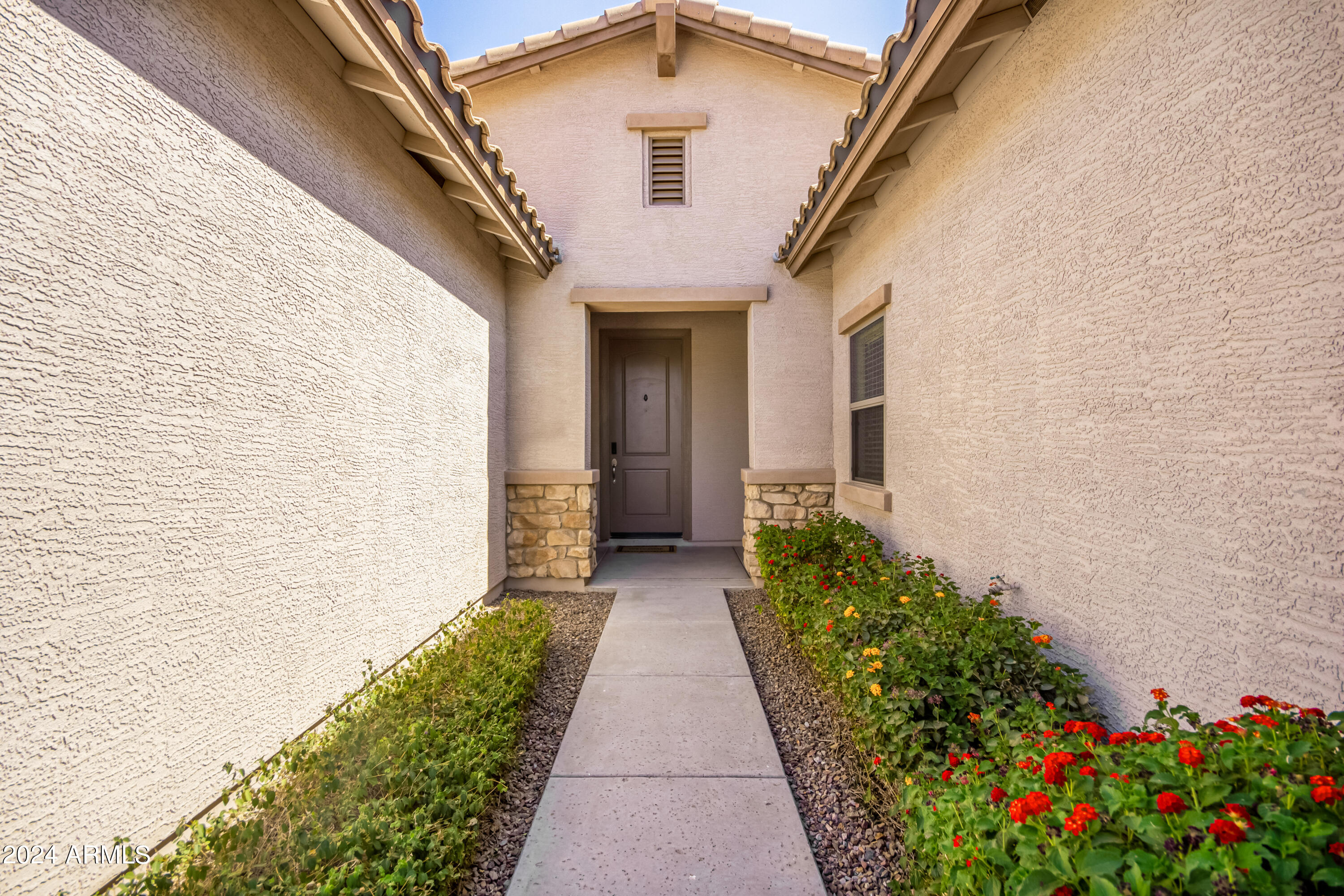 2695 E RAKESTRAW Lane