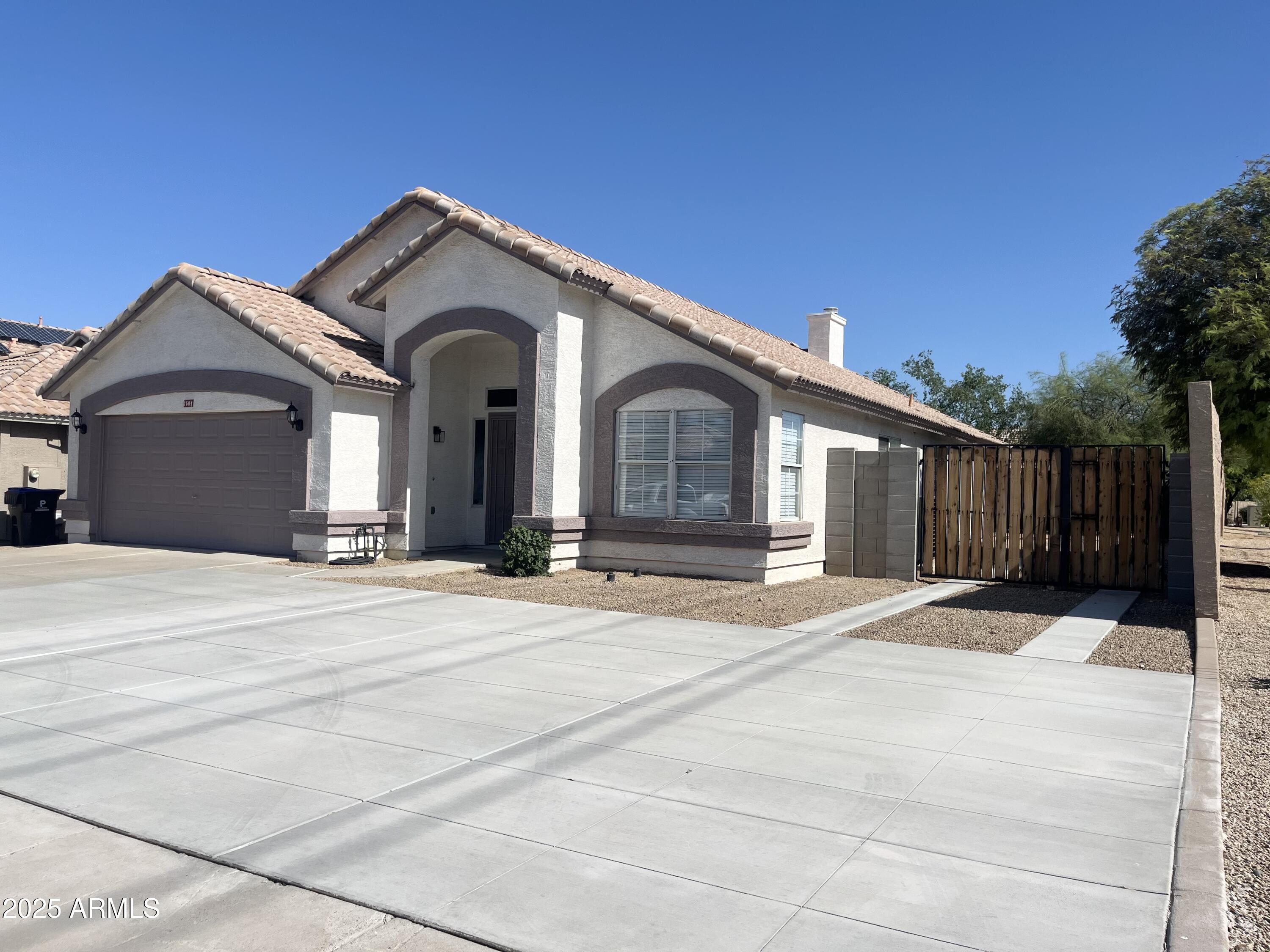 7504 W JENAN Drive