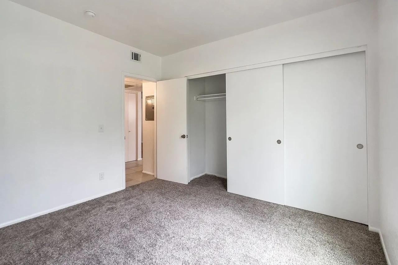 1735 W Cortez -- 106