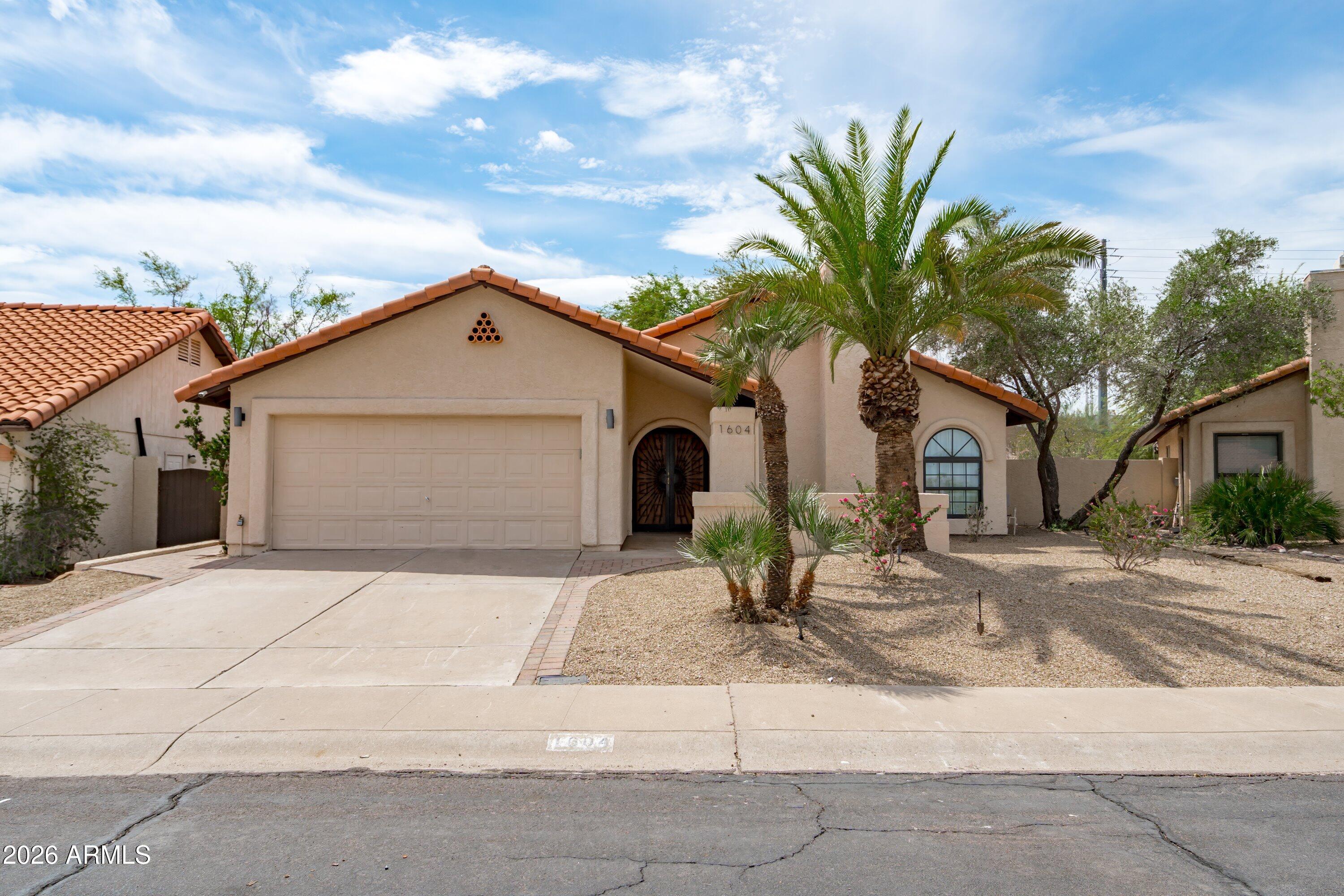 1604 N El Camino Drive