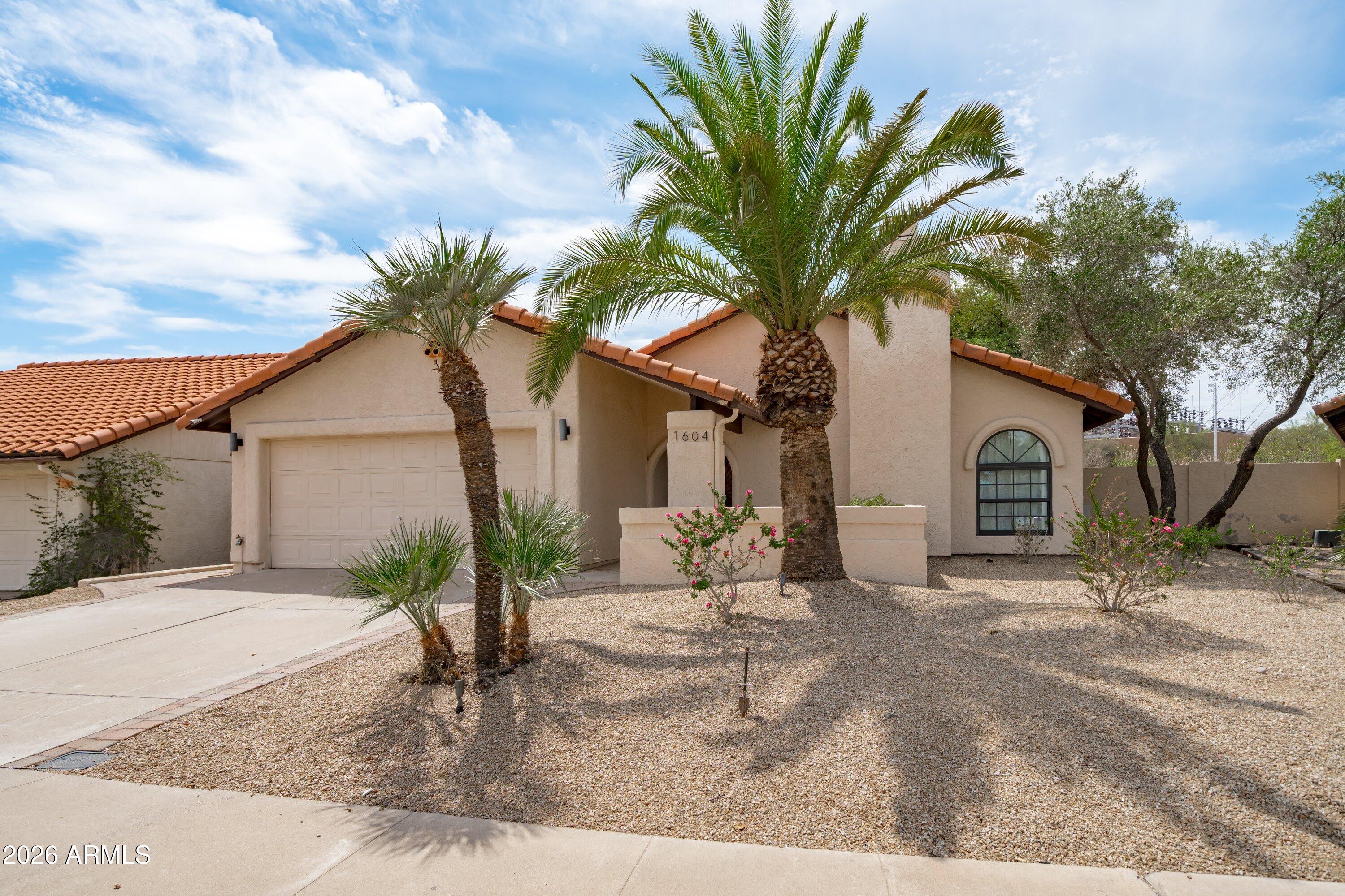 1604 N El Camino Drive