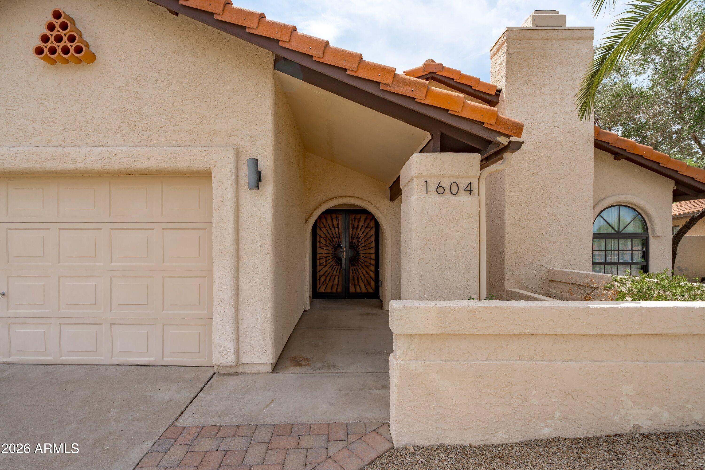 1604 N El Camino Drive