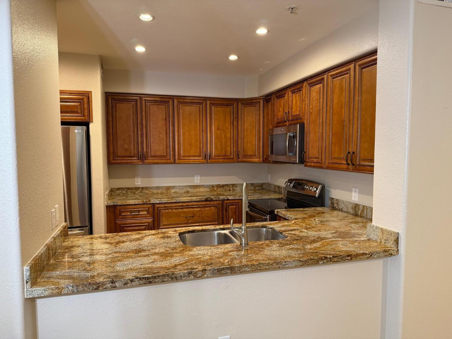 20100 N 78th Place Apt 1069