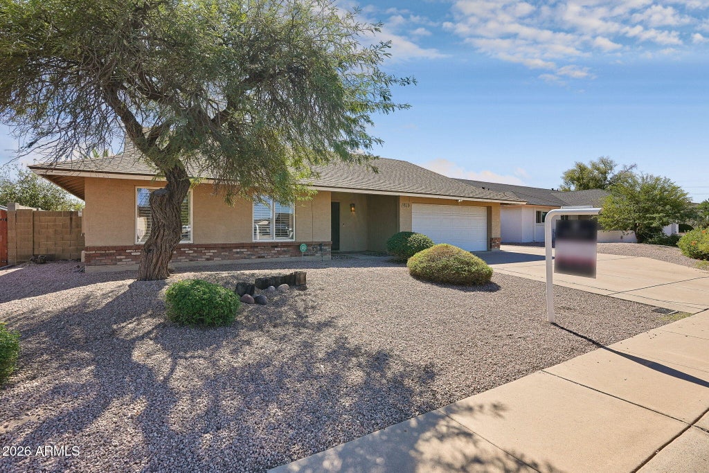 Photo of 819 W Lodge Drive, Tempe, AZ 85283 (MLS # 7094234)