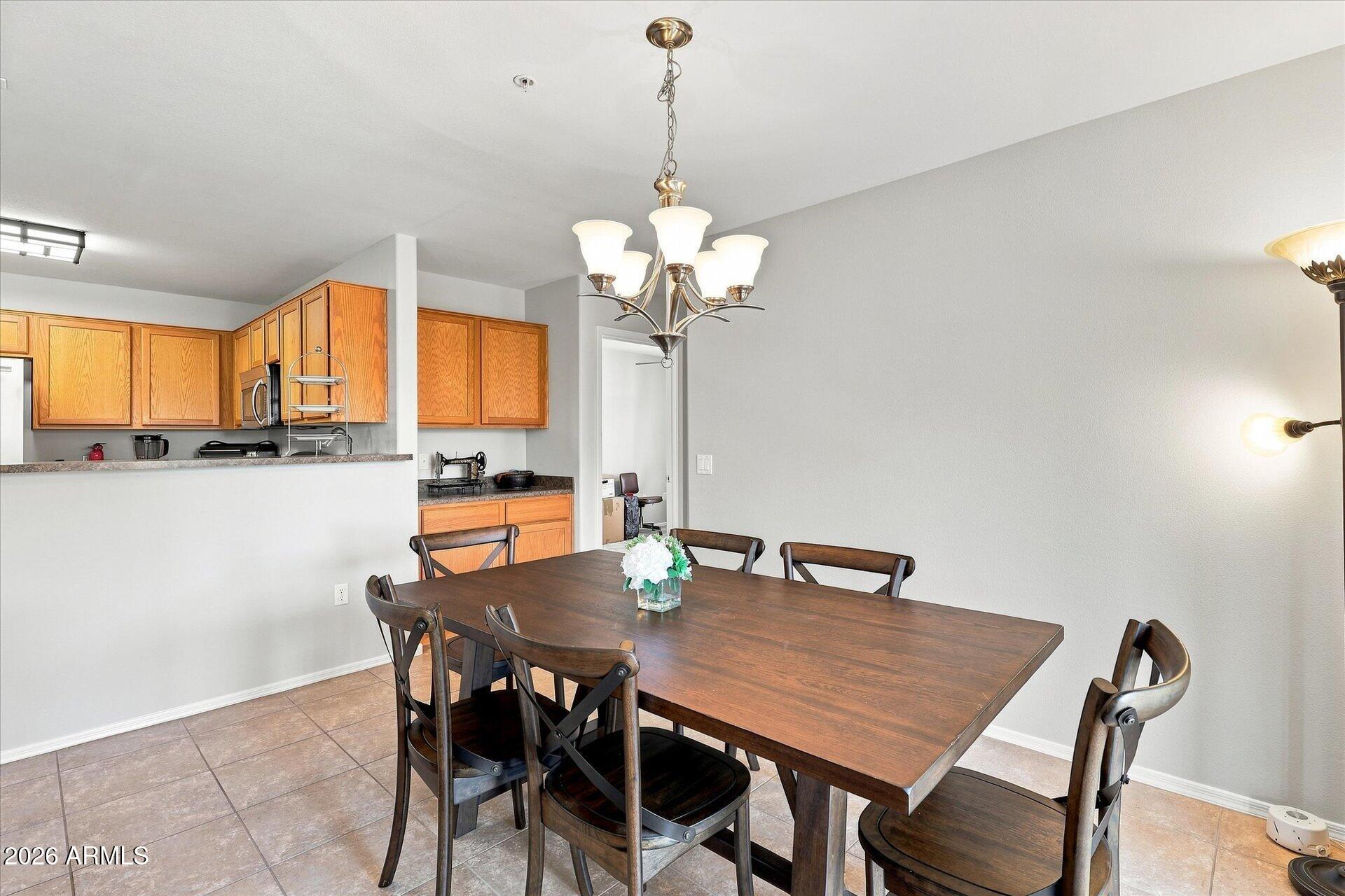 1350 S GREENFIELD Road 2173