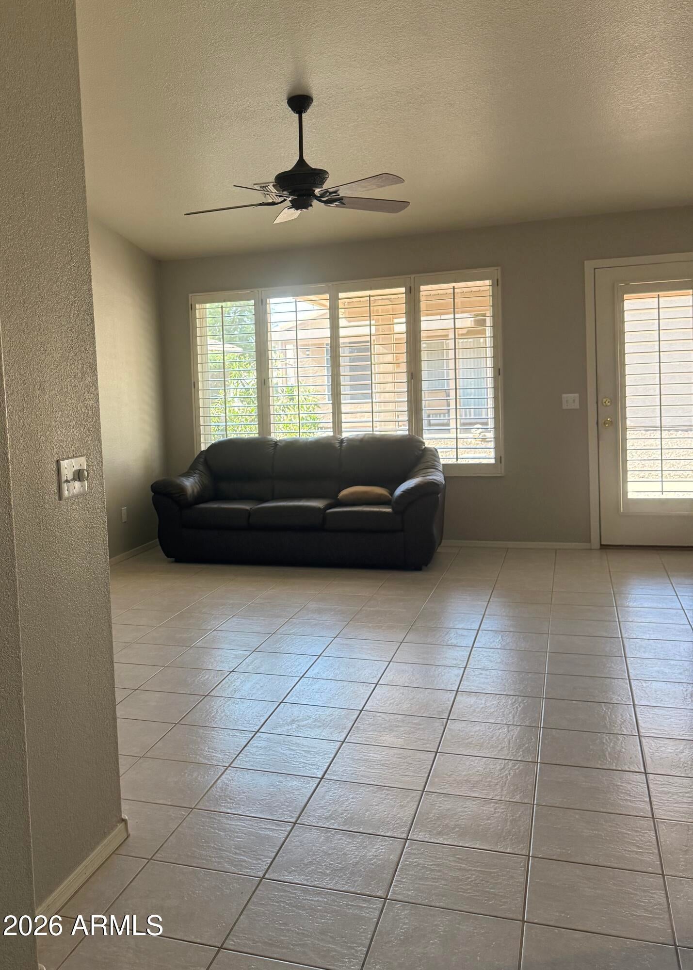 1460 E LA COSTA Drive
