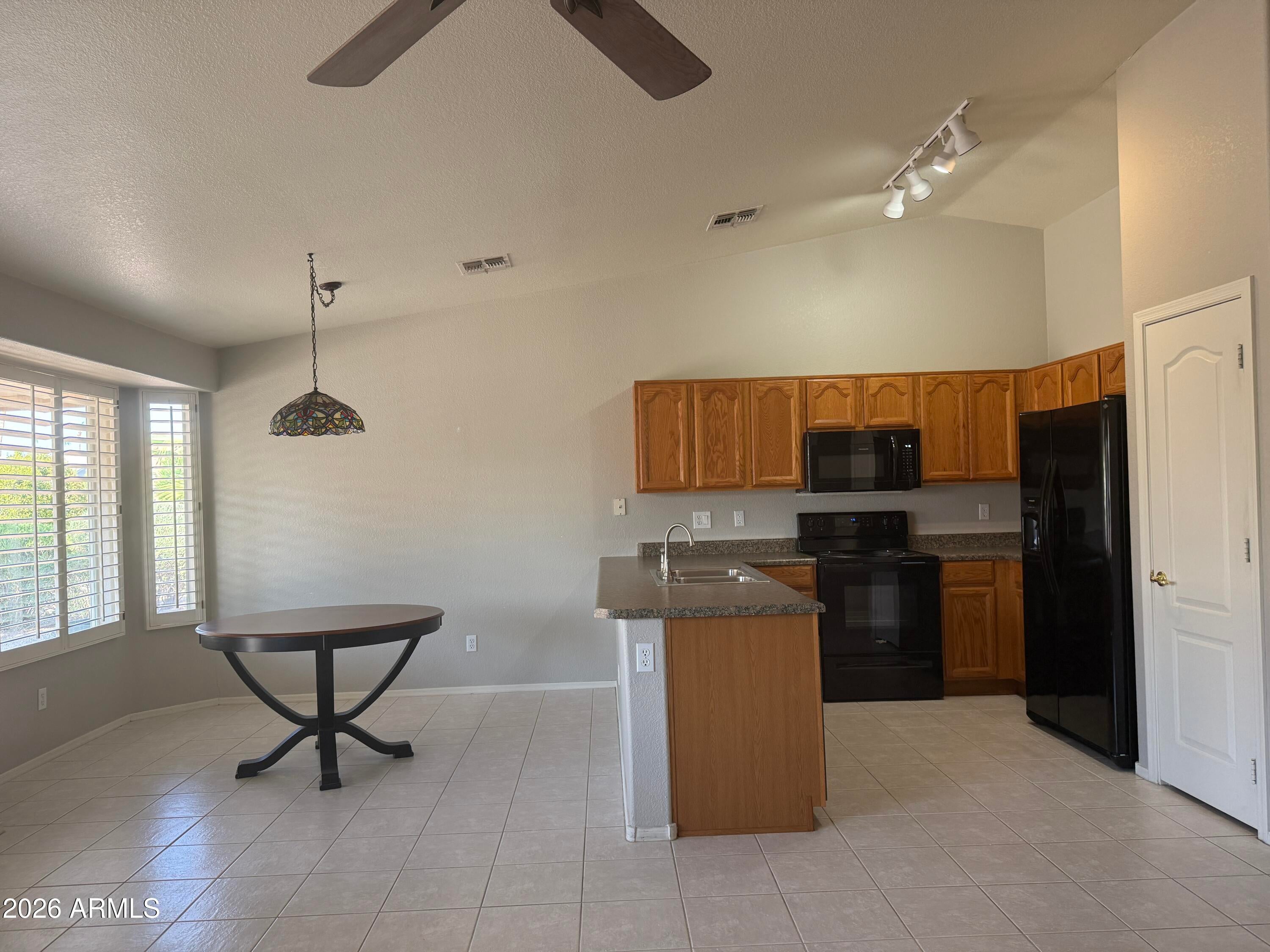 1460 E LA COSTA Drive