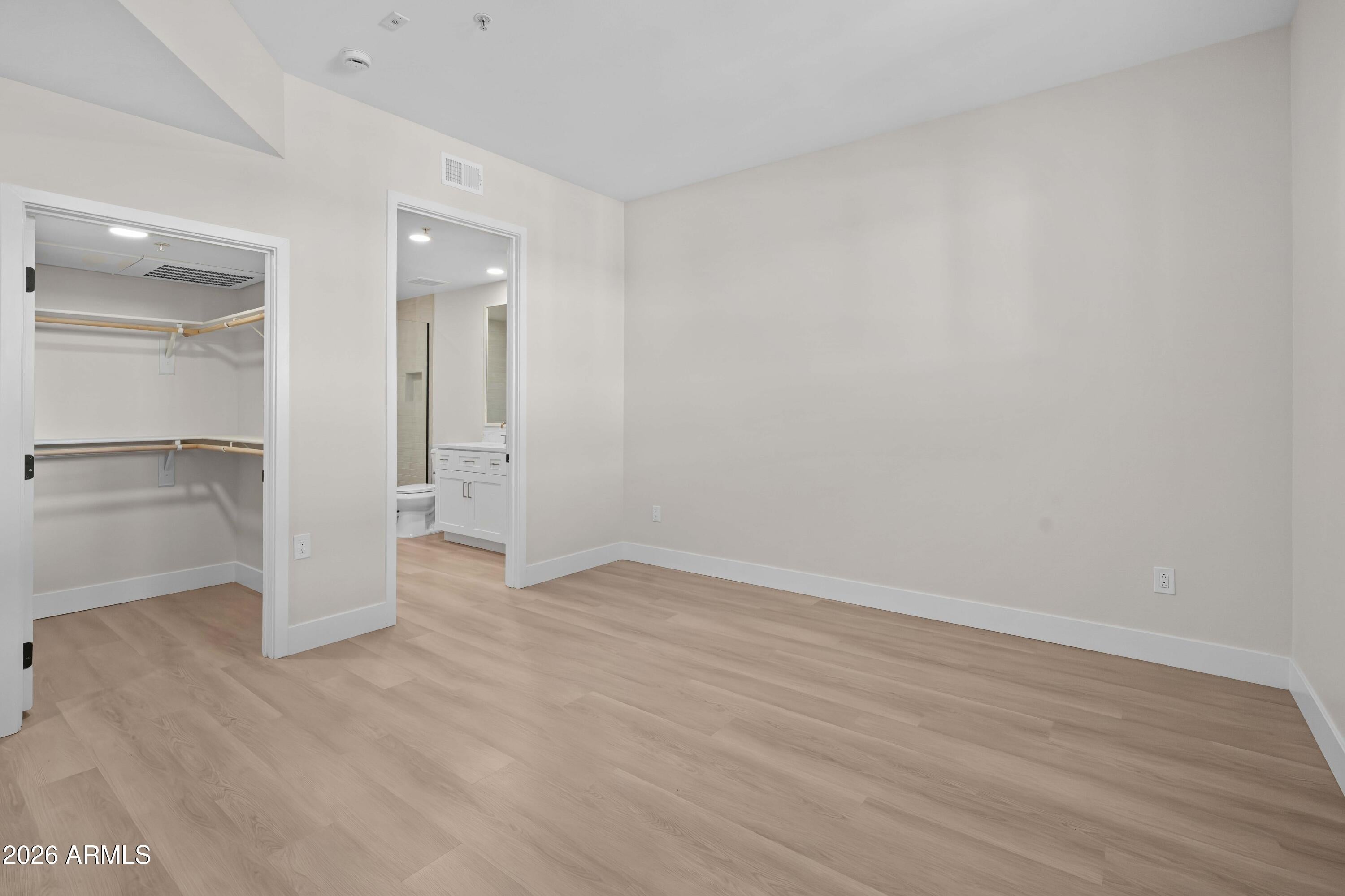 7126 E OSBORN Road 3002