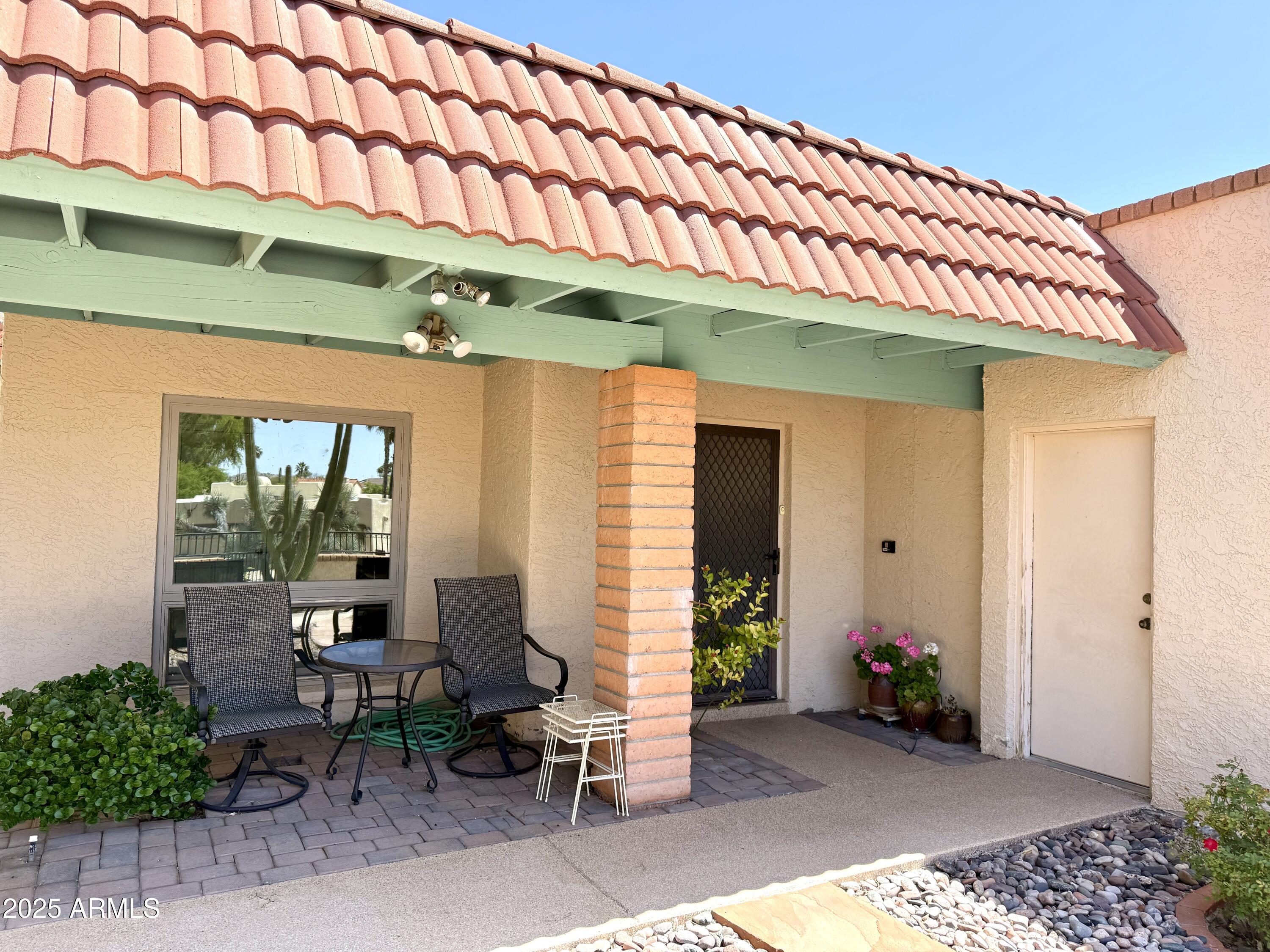 25630 N DESOTO Lane