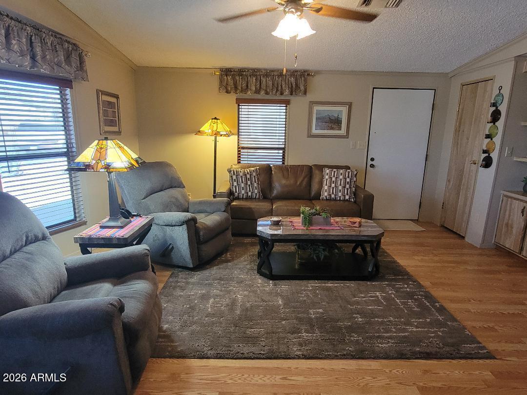 3809 N KANSAS Avenue