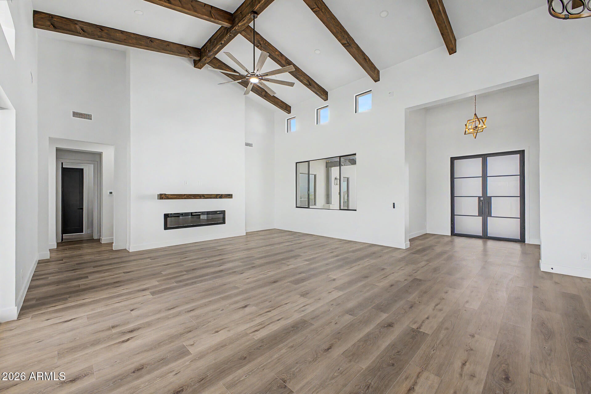 3289 W Lind Road