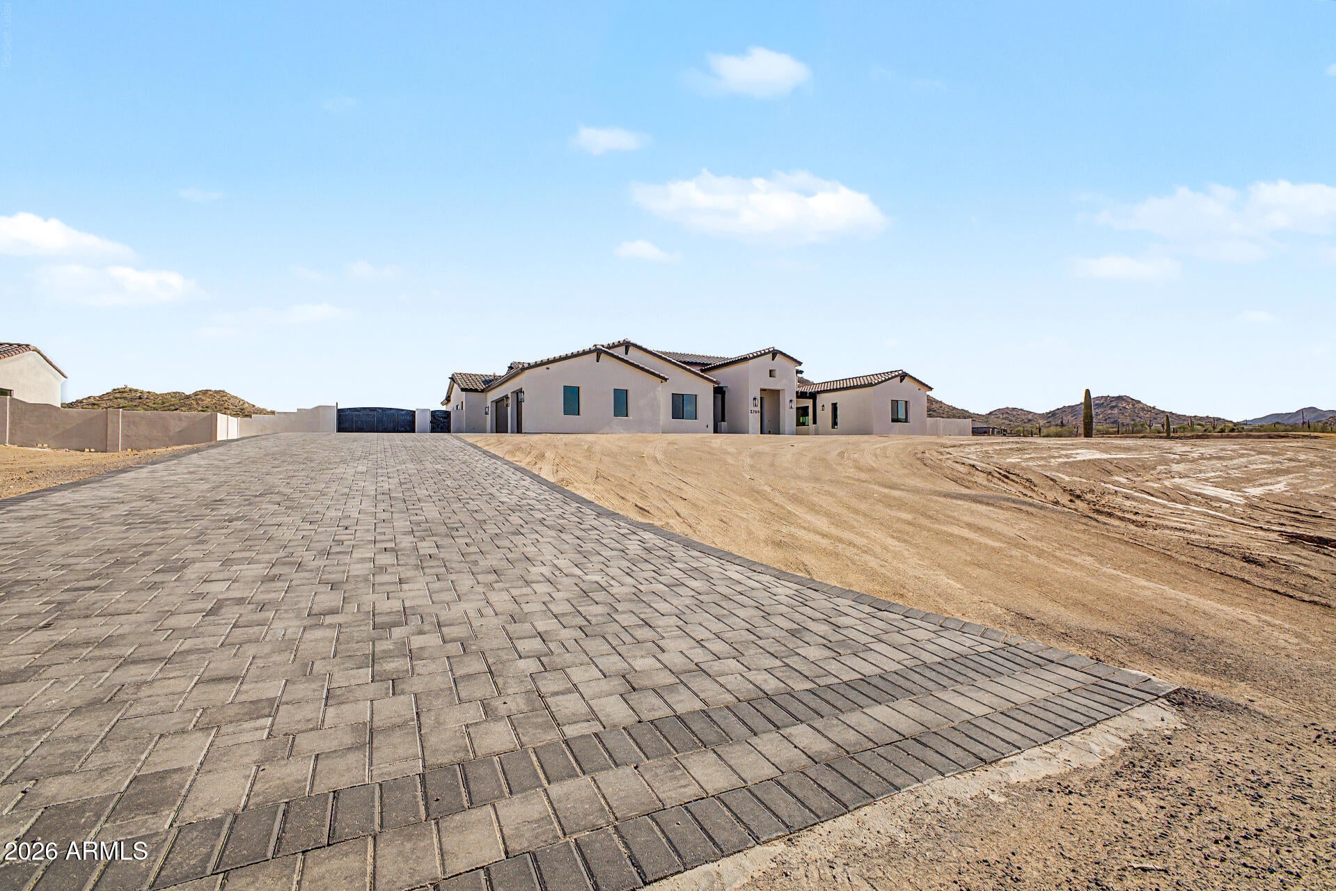 3289 W Lind Road