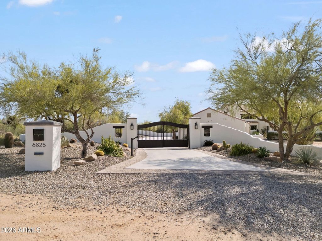 Photo of 6825 E Pinnacle Vista Drive, Scottsdale, AZ 85266 (MLS # 6996905)