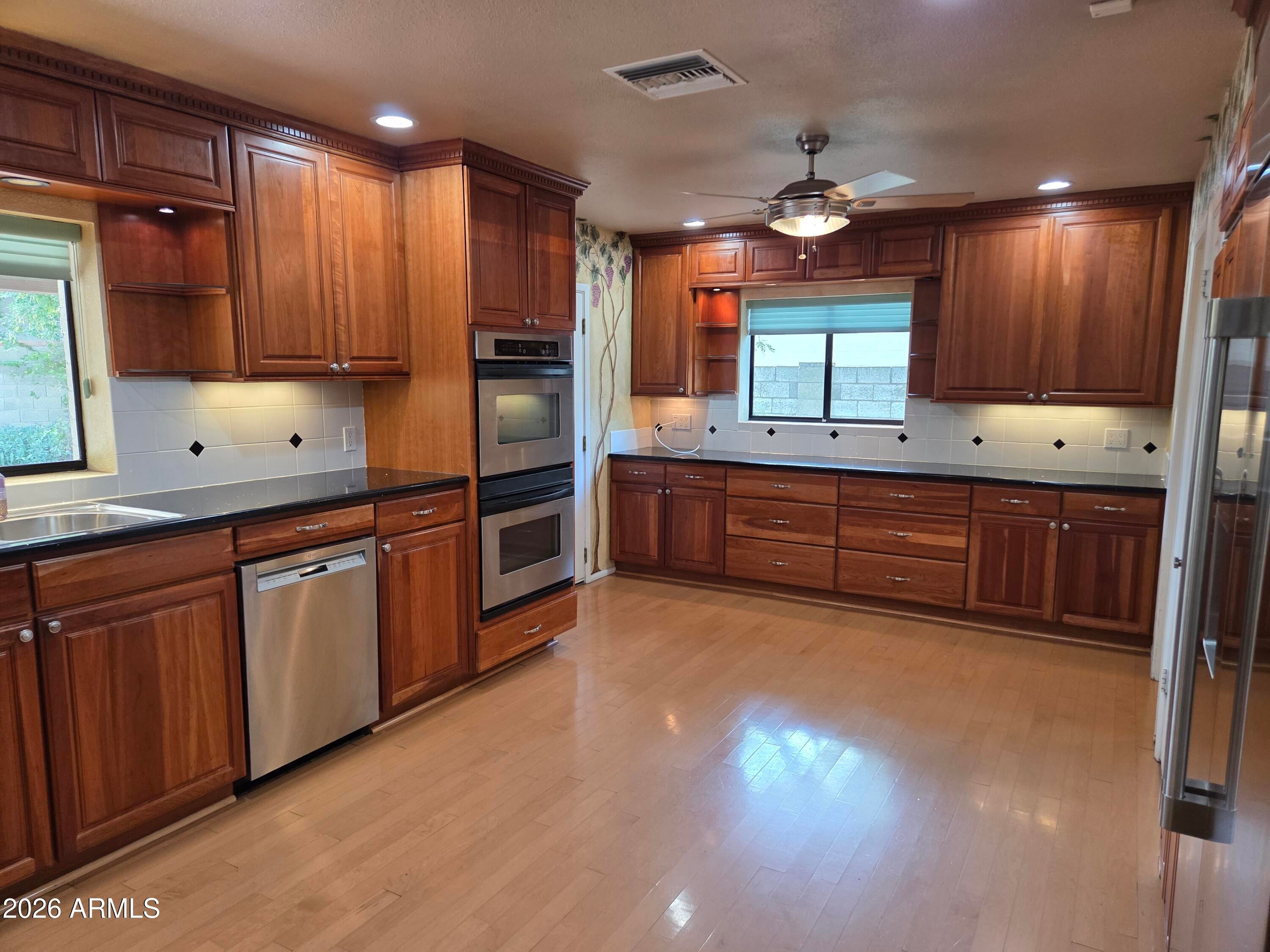 2701 S LOS ALTOS --