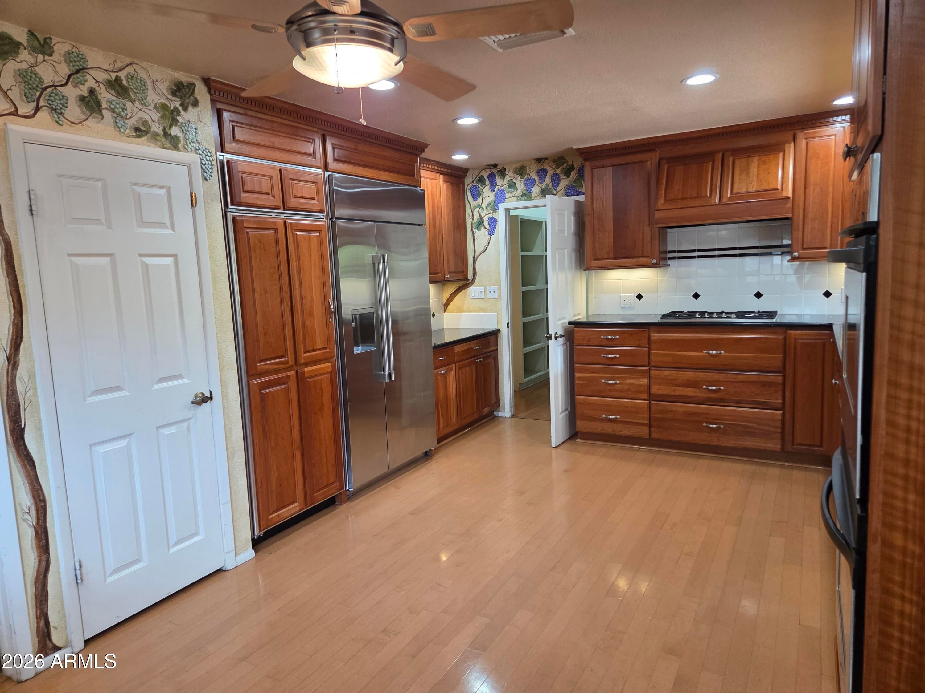2701 S LOS ALTOS --
